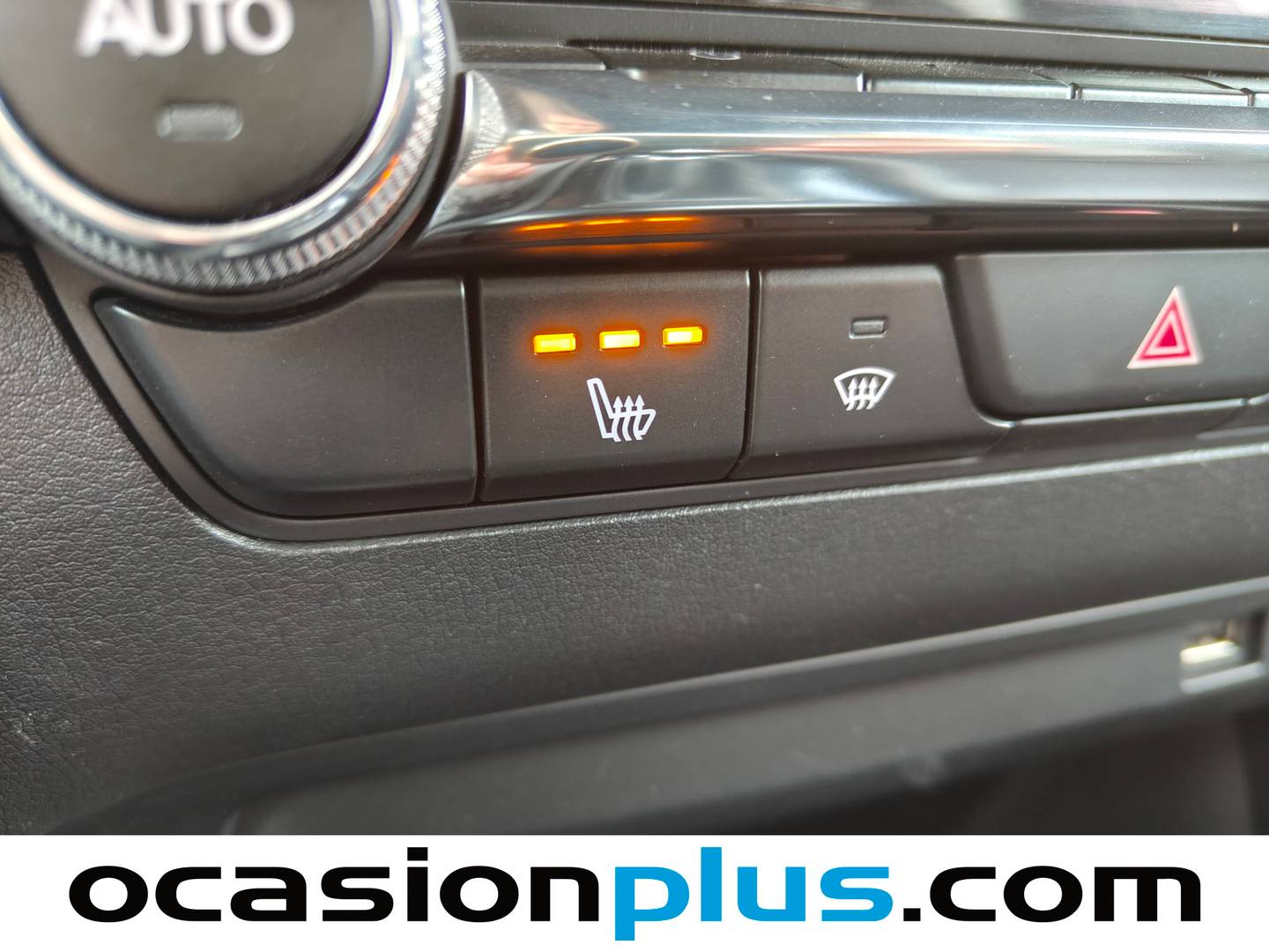 Extras y acabados del Mazda Mazda3 Mazda Mazda 3 2.0 Skyactiv-G Zenith Safety Black (122 CV)