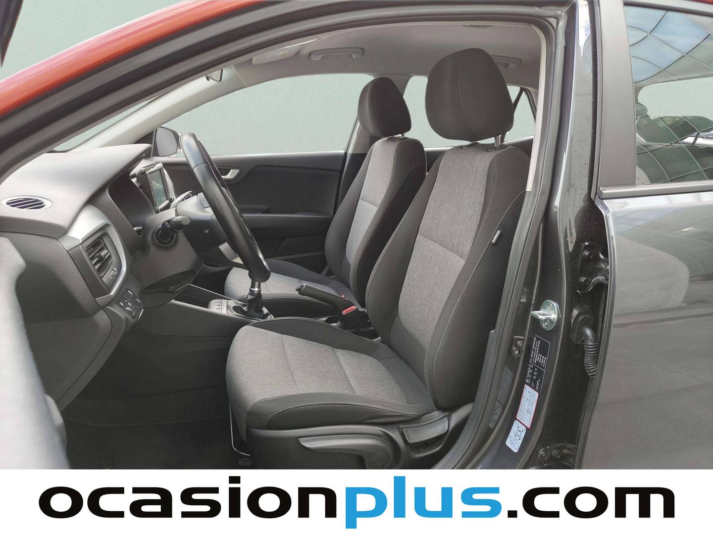 Foto asientos delanteros KIA Stonic KIA Stonic 1.2 CVVT Concept Eco-Dynamic (84 CV)