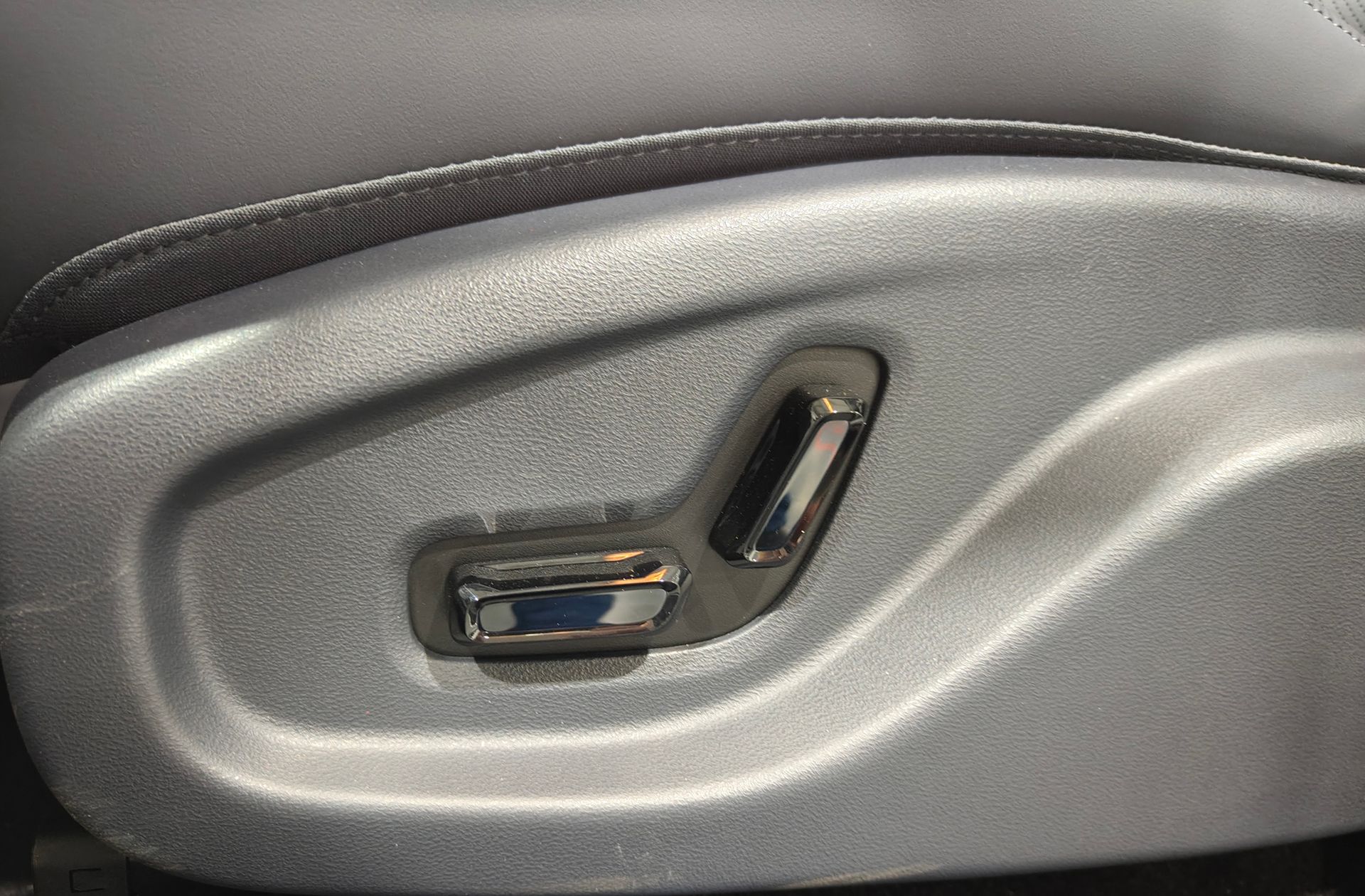 Geely Starray EM-i 1.5 PHEV Pro - foto 7