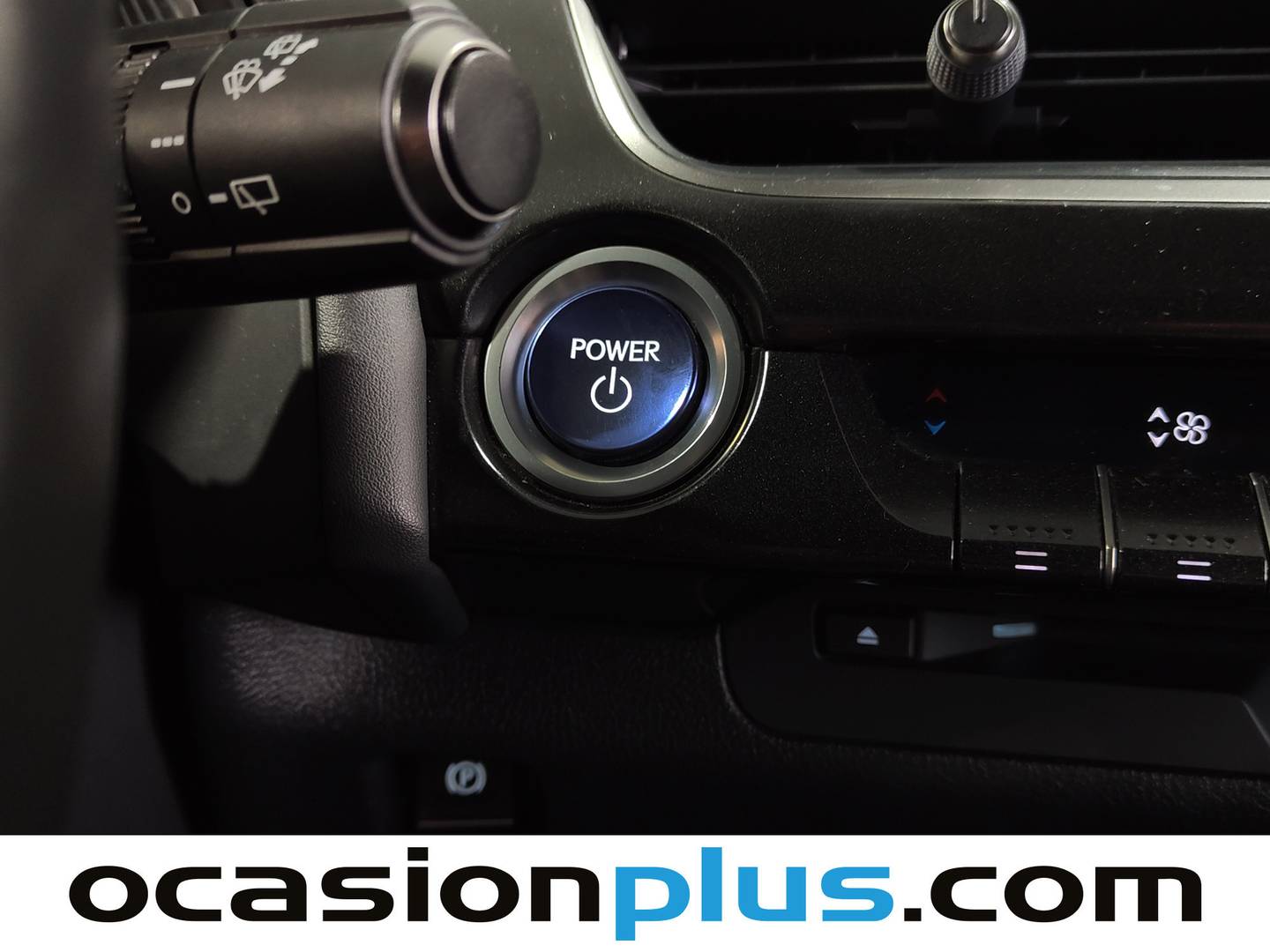 Equipamiento del Lexus UX Lexus UX 250h Business 2WD (184 CV)