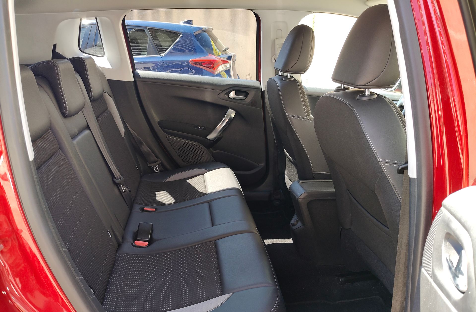 Peugeot 2008 PureTech 110 Allure - foto 16