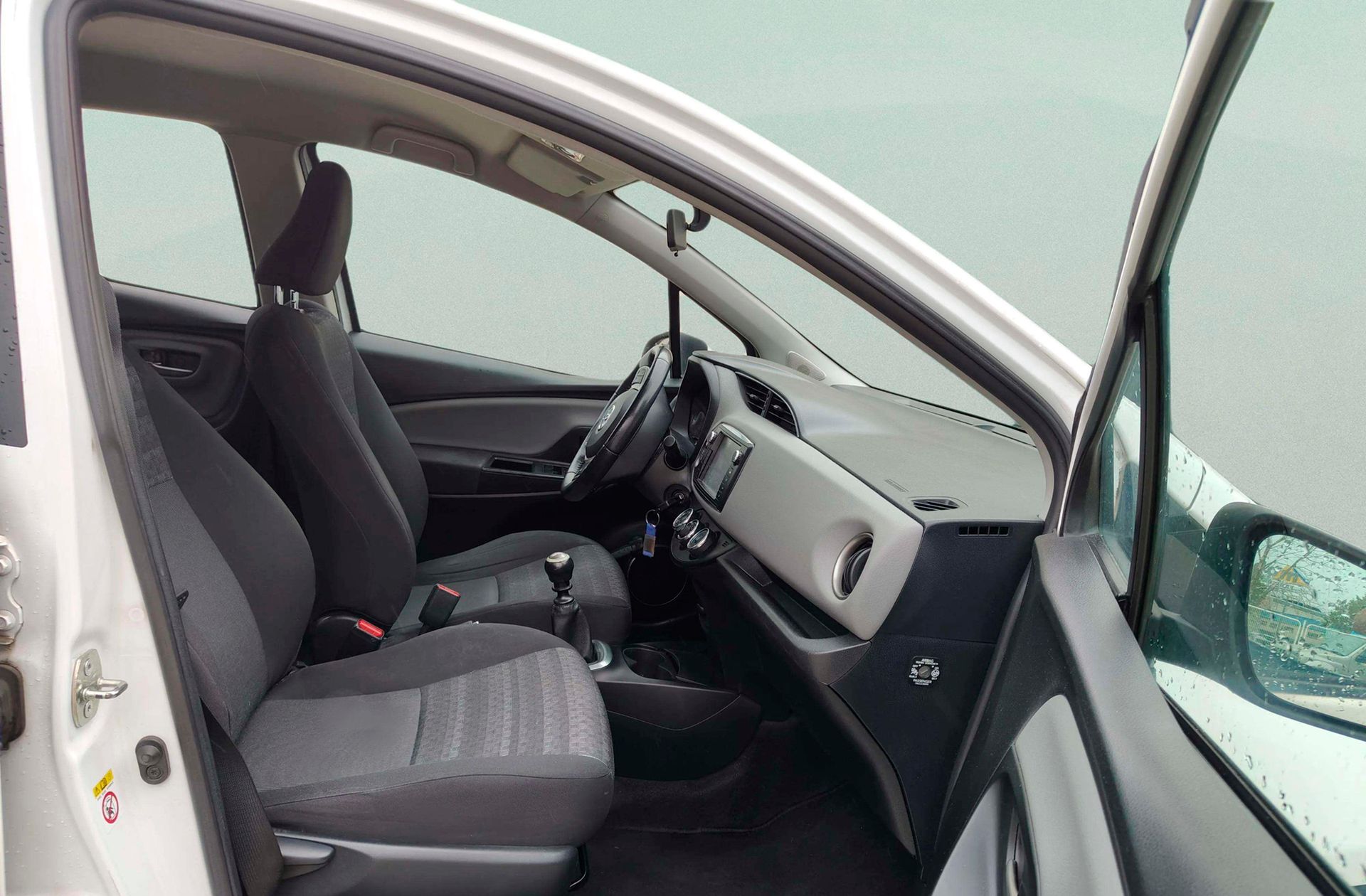 Toyota Yaris 1.3 Feel - foto 15