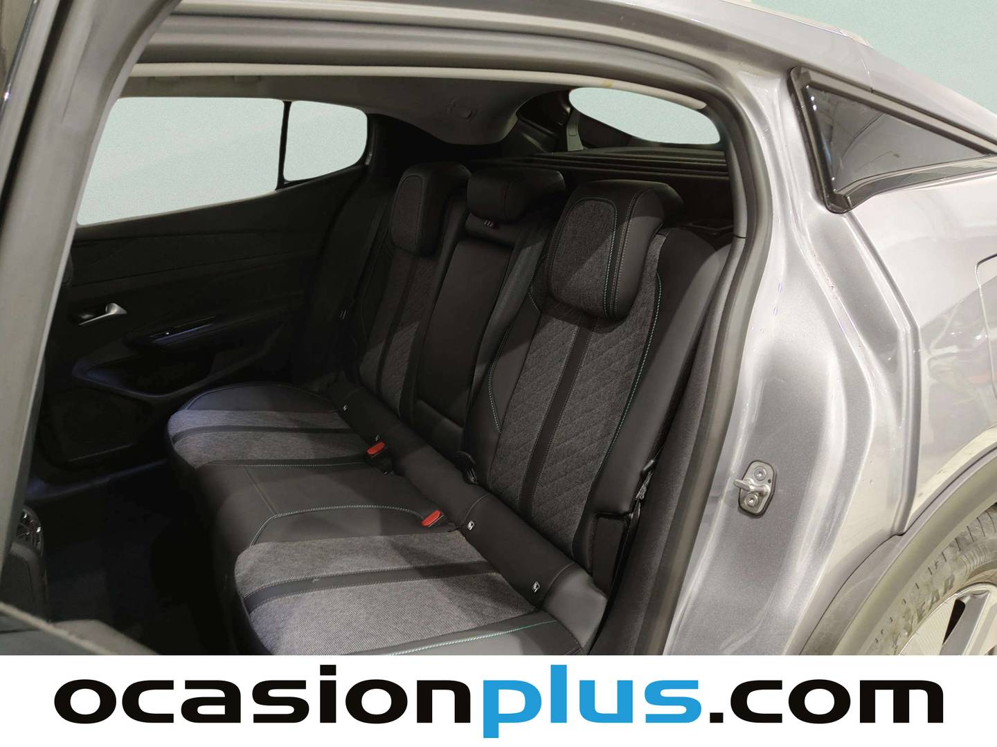 Foto Peugeot 408 Peugeot 408 Allure PHEV 180 e-EAT8  (181 CV)