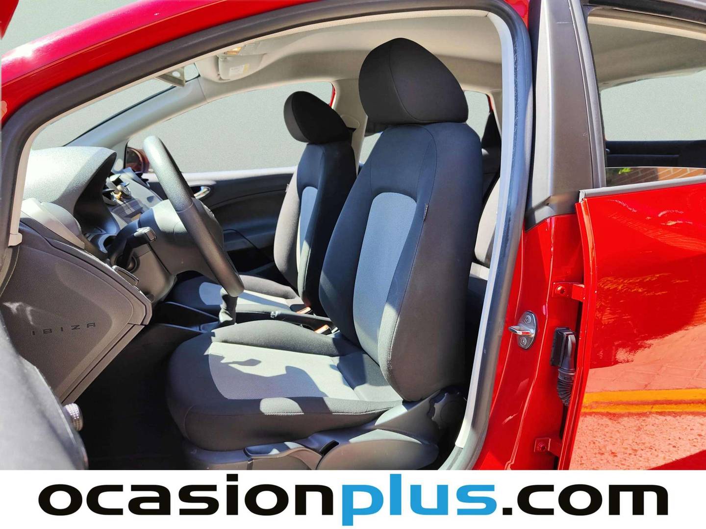 Foto asientos delanteros Seat Ibiza Seat Ibiza 1.4 TDI Reference Plus (90 CV)