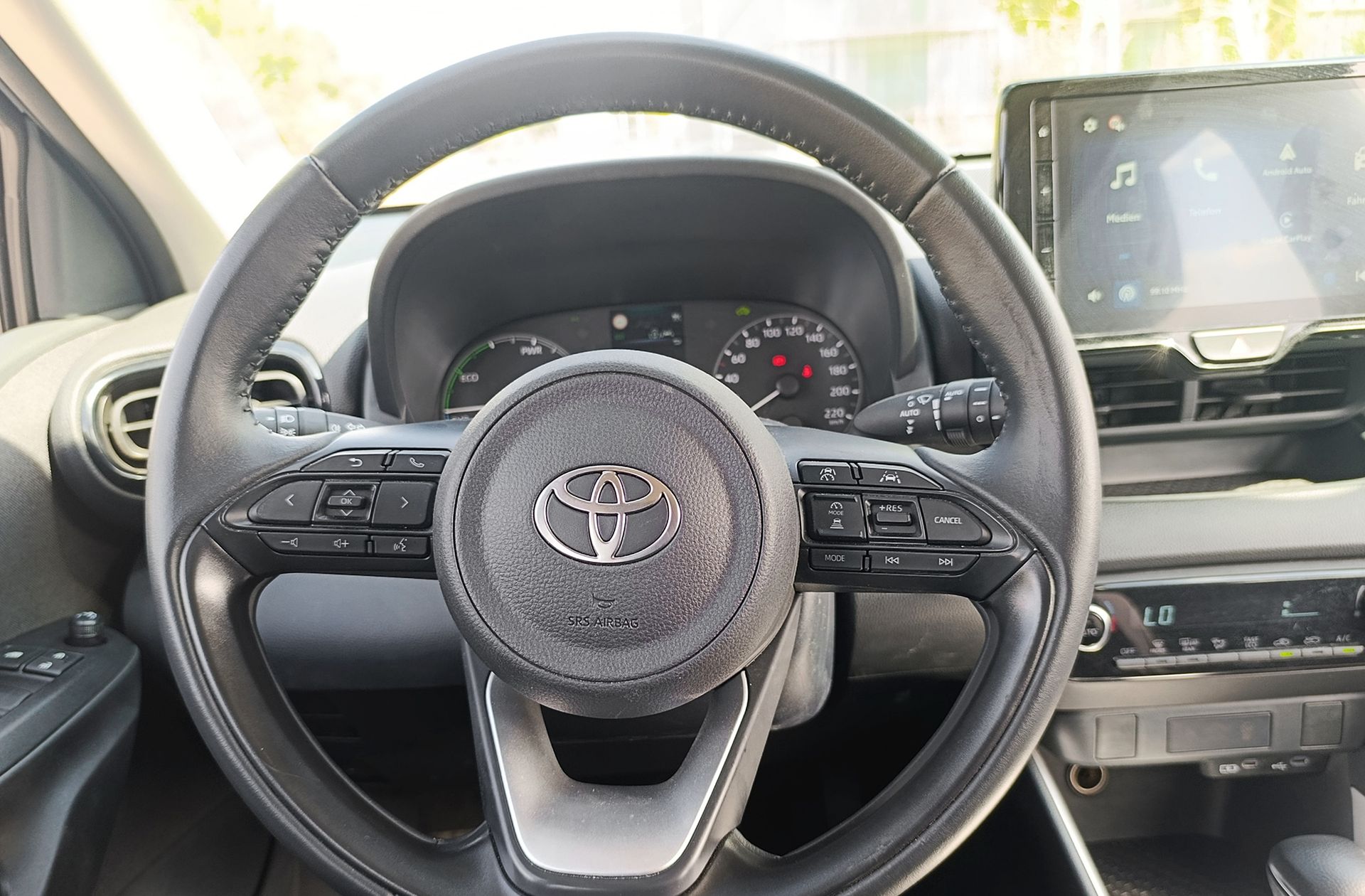 Toyota Yaris 120H Active Plus - foto 21