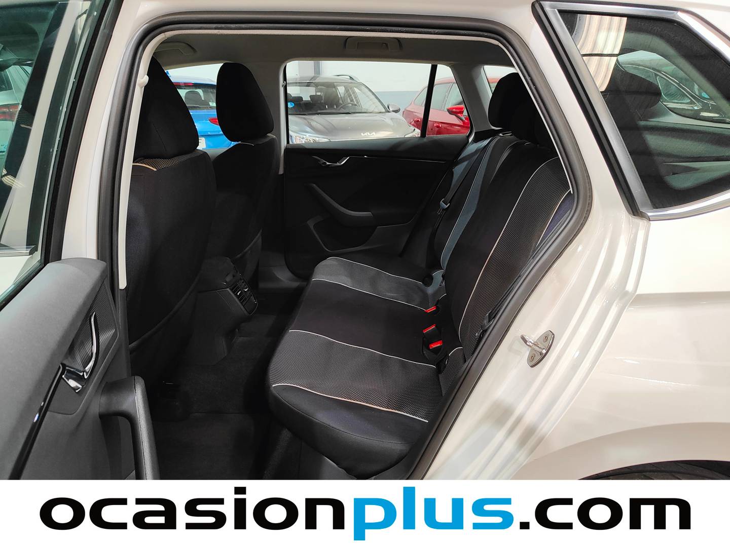 Foto asientos traseros Skoda Kamiq Skoda Kamiq 1.0 TSI Ambition DSG (110 CV)