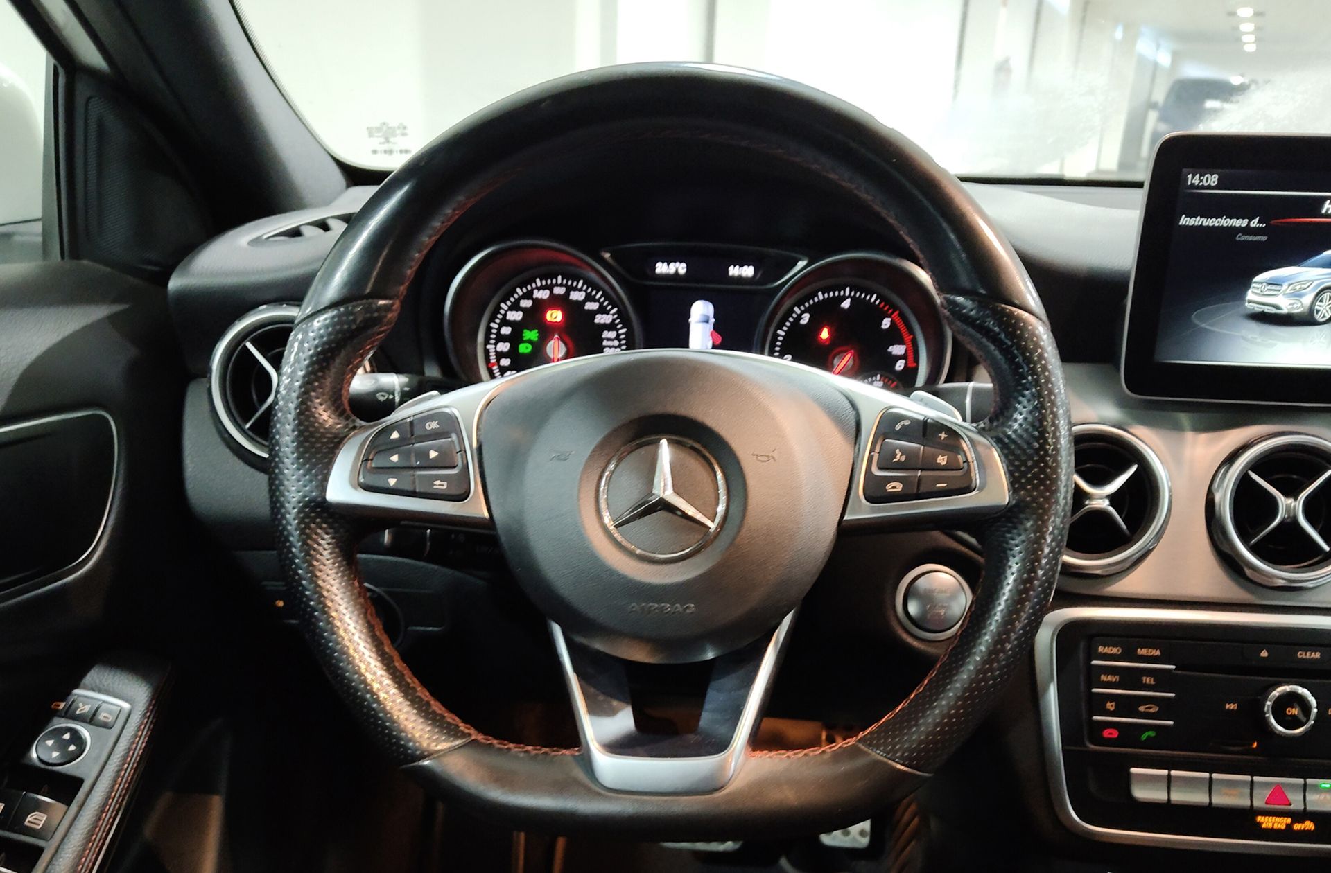 Mercedes-Benz GLA 200 d Pack AMG - foto 22