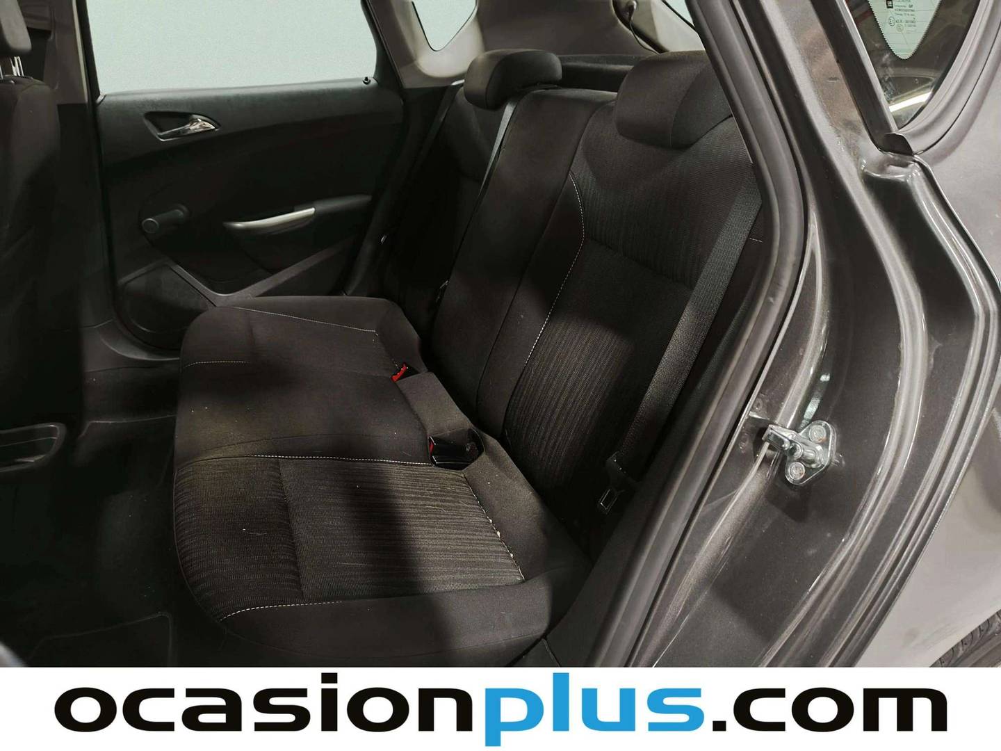 Foto asientos traseros Opel Astra Opel Astra 1.6 Enjoy (115 CV)