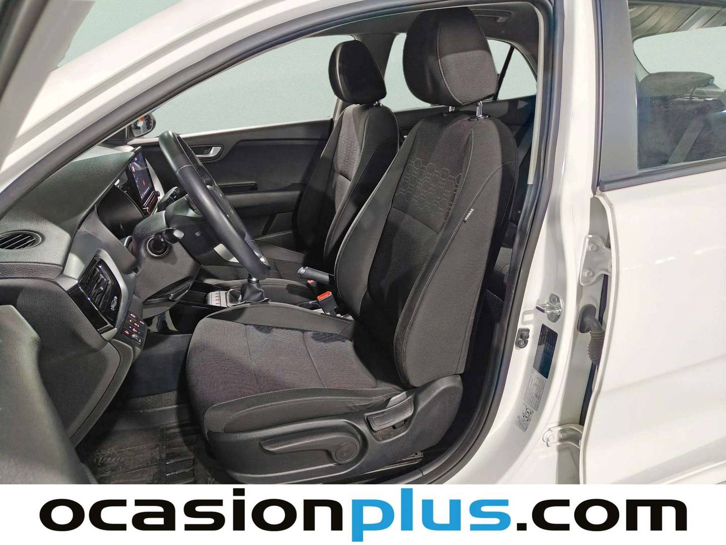 Foto asientos delanteros KIA Rio Kia Rio 1.2 DPi Drive (84 CV)