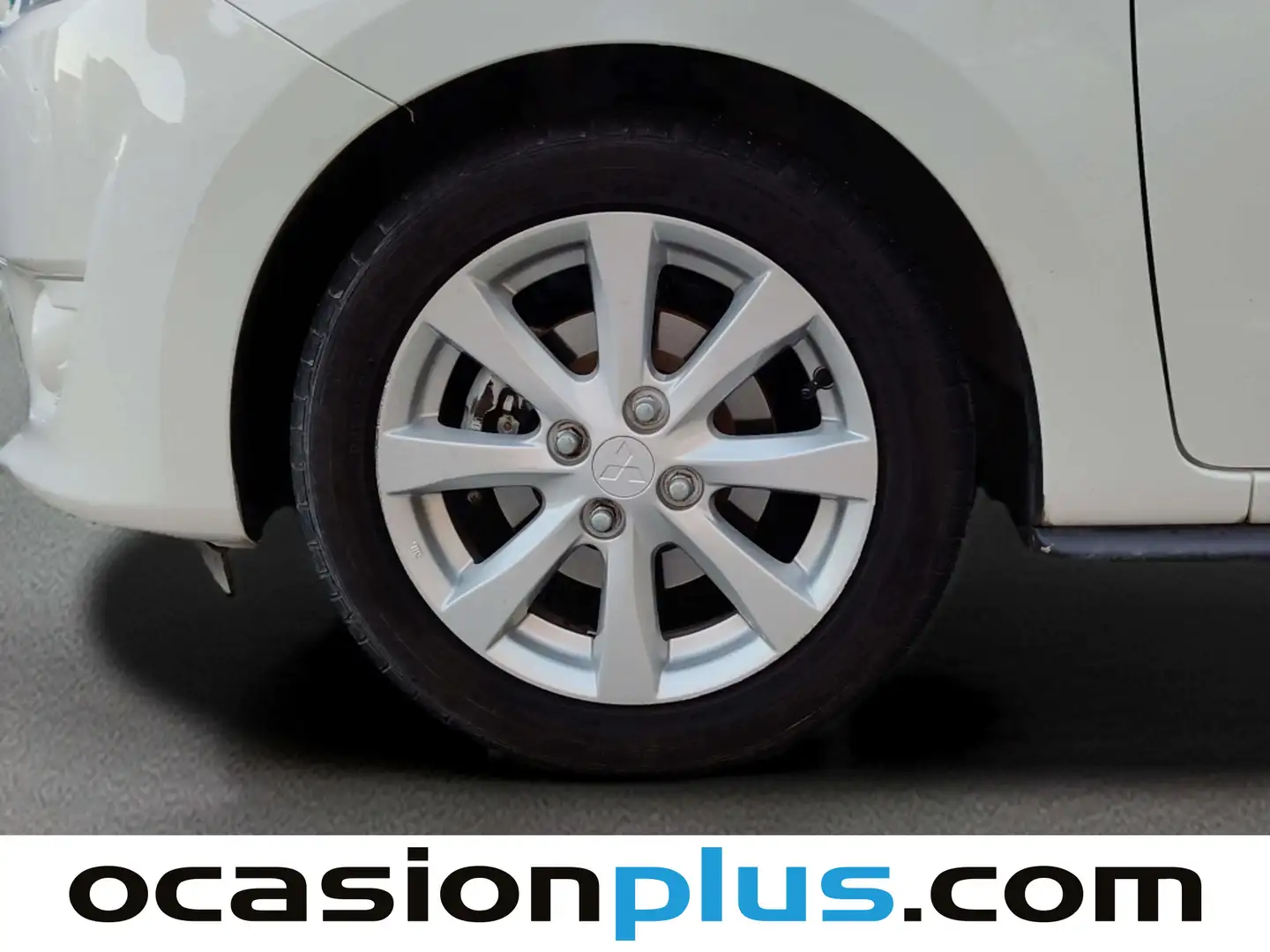 Foto Mitsubishi Space Star Mitsubishi Space Star Star 120 MPI Motion (80 CV)