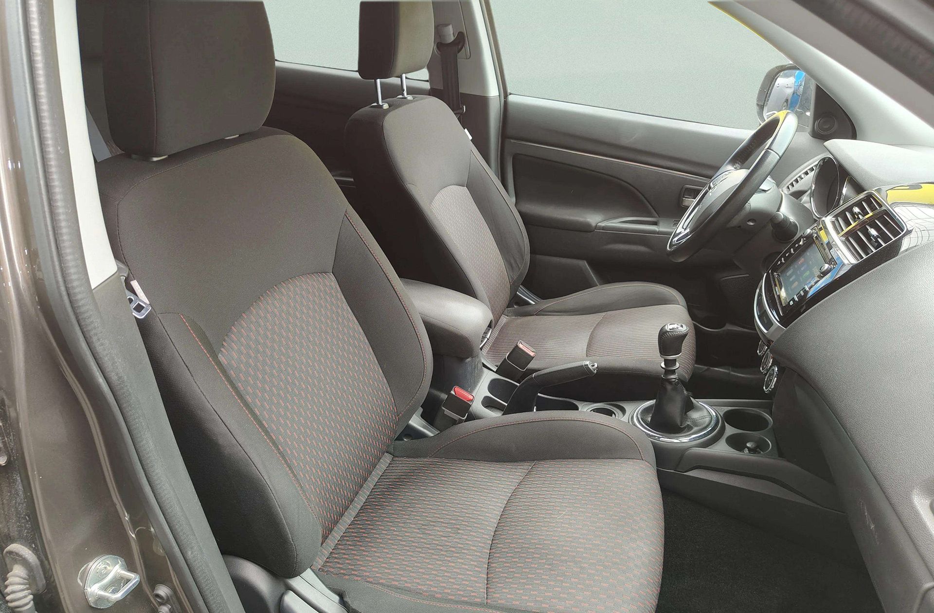 Mitsubishi ASX 160 DI-D Motion - foto 17