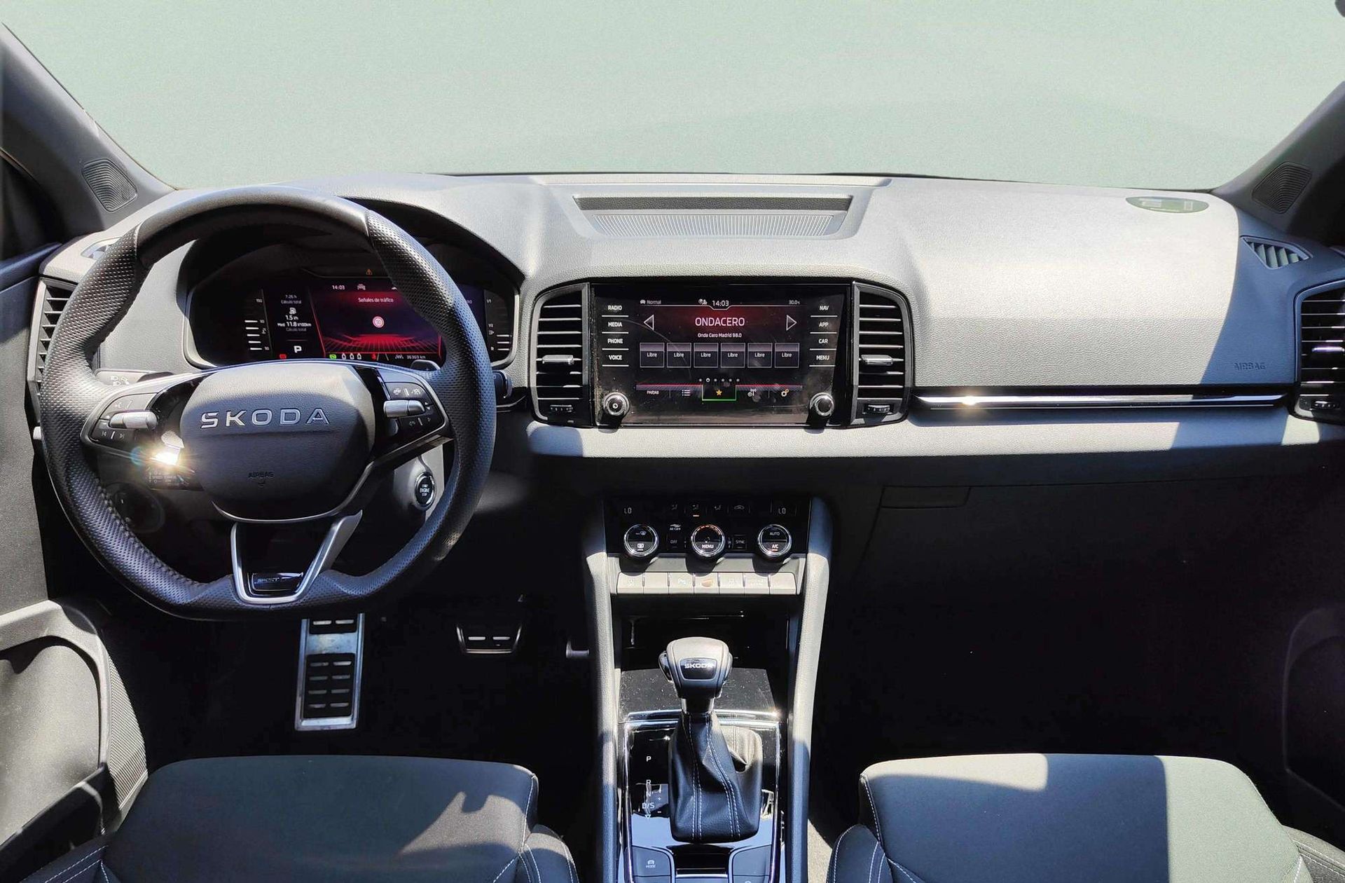 Škoda Karoq 1.5 TSI ACT Sportline DSG - foto 6
