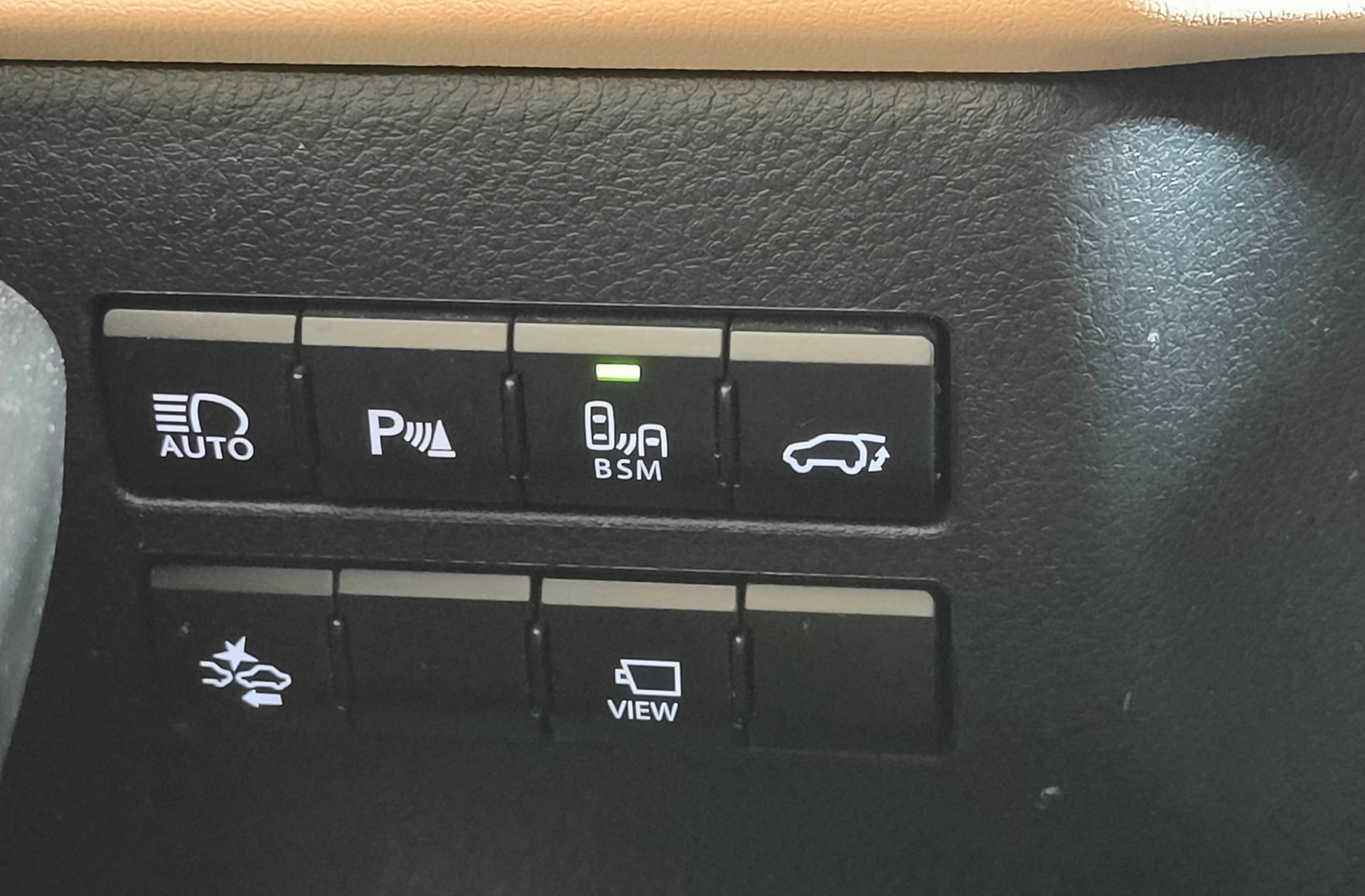 Lexus NX 2.5 300h Luxury 4WD - foto 32