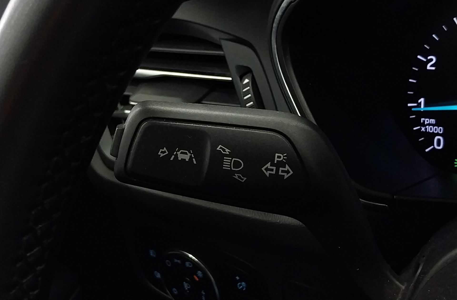Ford Focus 1.0 EcoBoost MHEV Active - foto 27