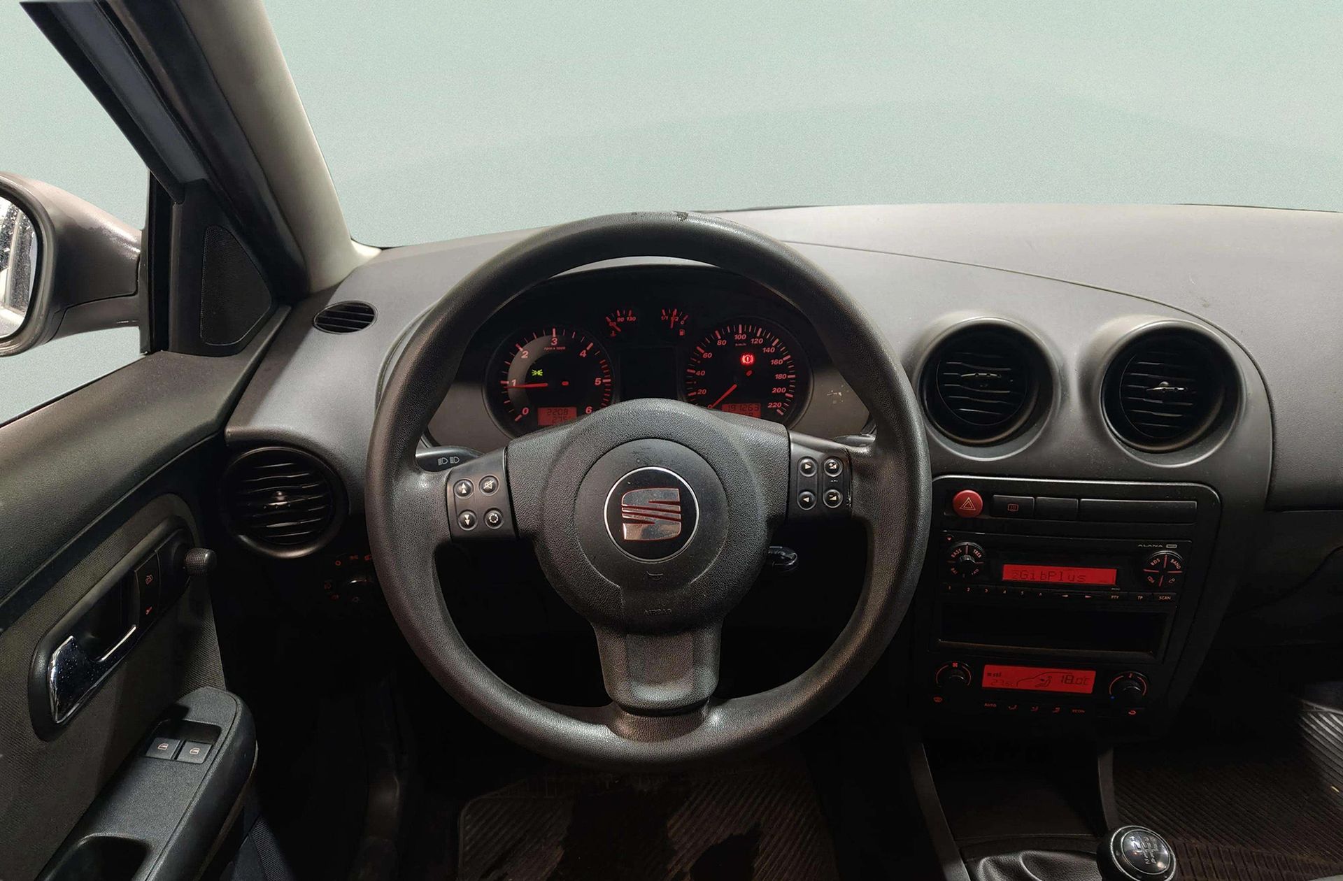 SEAT Ibiza 1.4 TDI Reference - foto 17