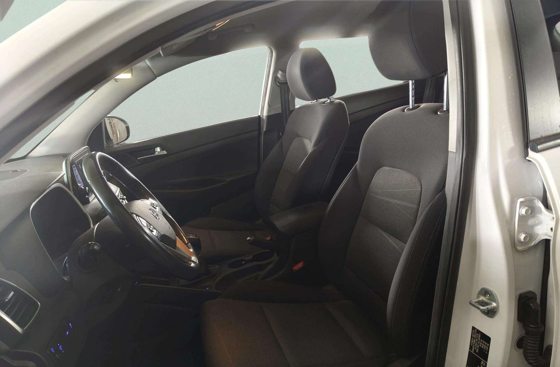 Hyundai Tucson 1.6 GDI SLE 4x2 - foto 12