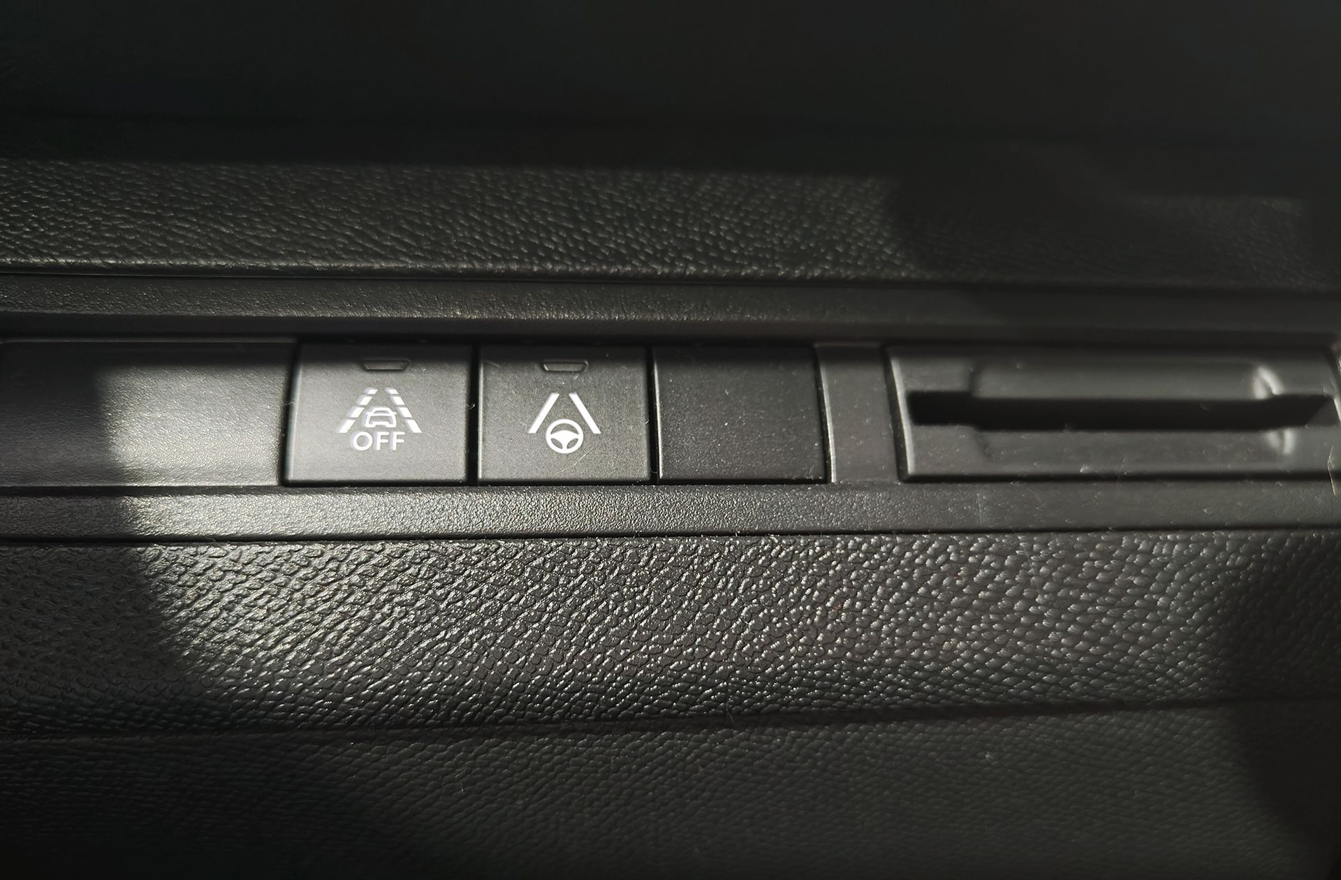 Peugeot 3008 1.5 BlueHDi GT EAT8 - foto 27