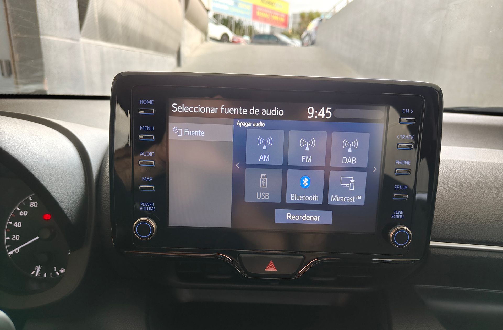 Toyota Yaris 120H Business Plus - foto 23