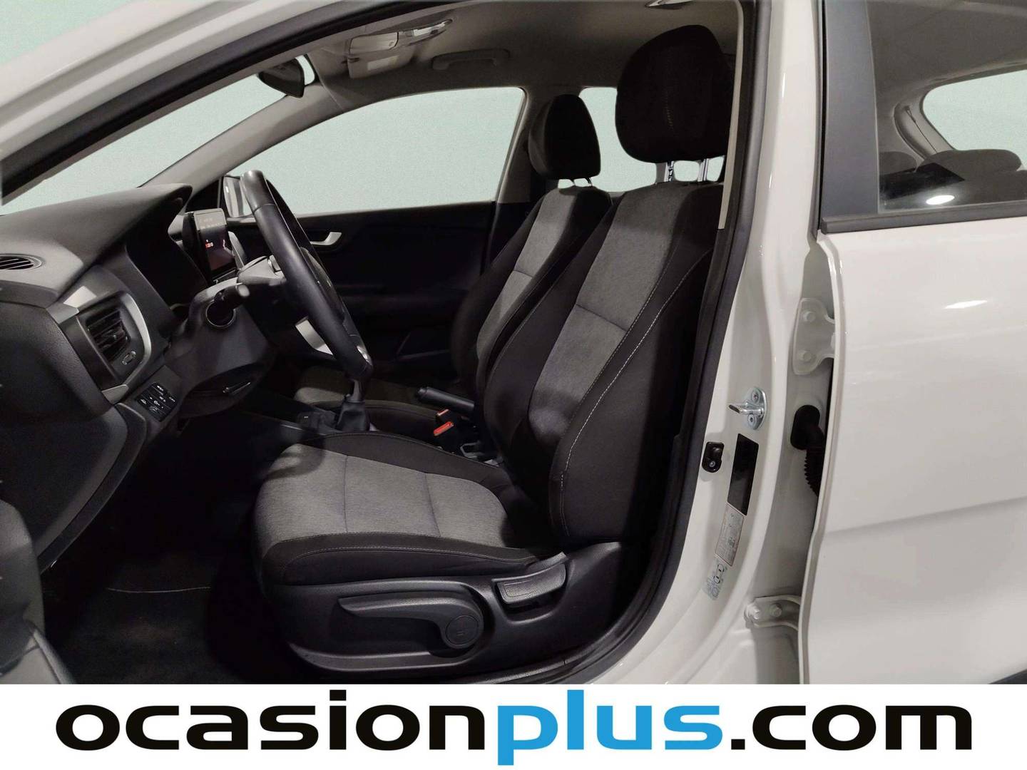 Foto asientos delanteros KIA Stonic KIA Stonic 1.0 T-GDi MHEV iMT Concept (100 CV)