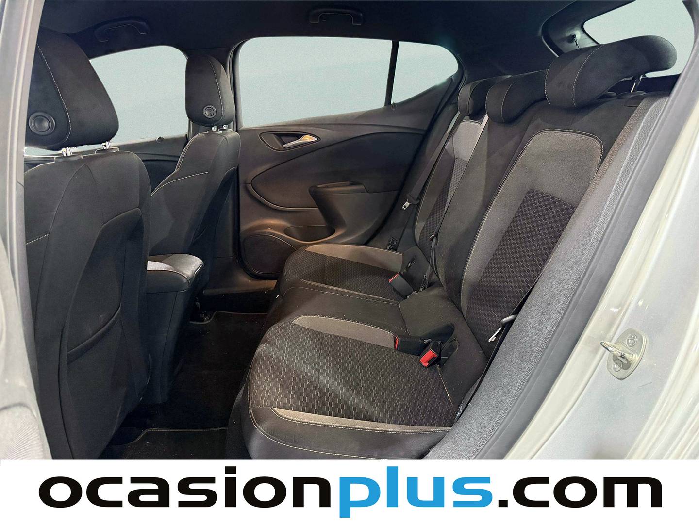 Foto asientos traseros Opel Astra Opel Astra 1.2T SHL (110CV) Edition