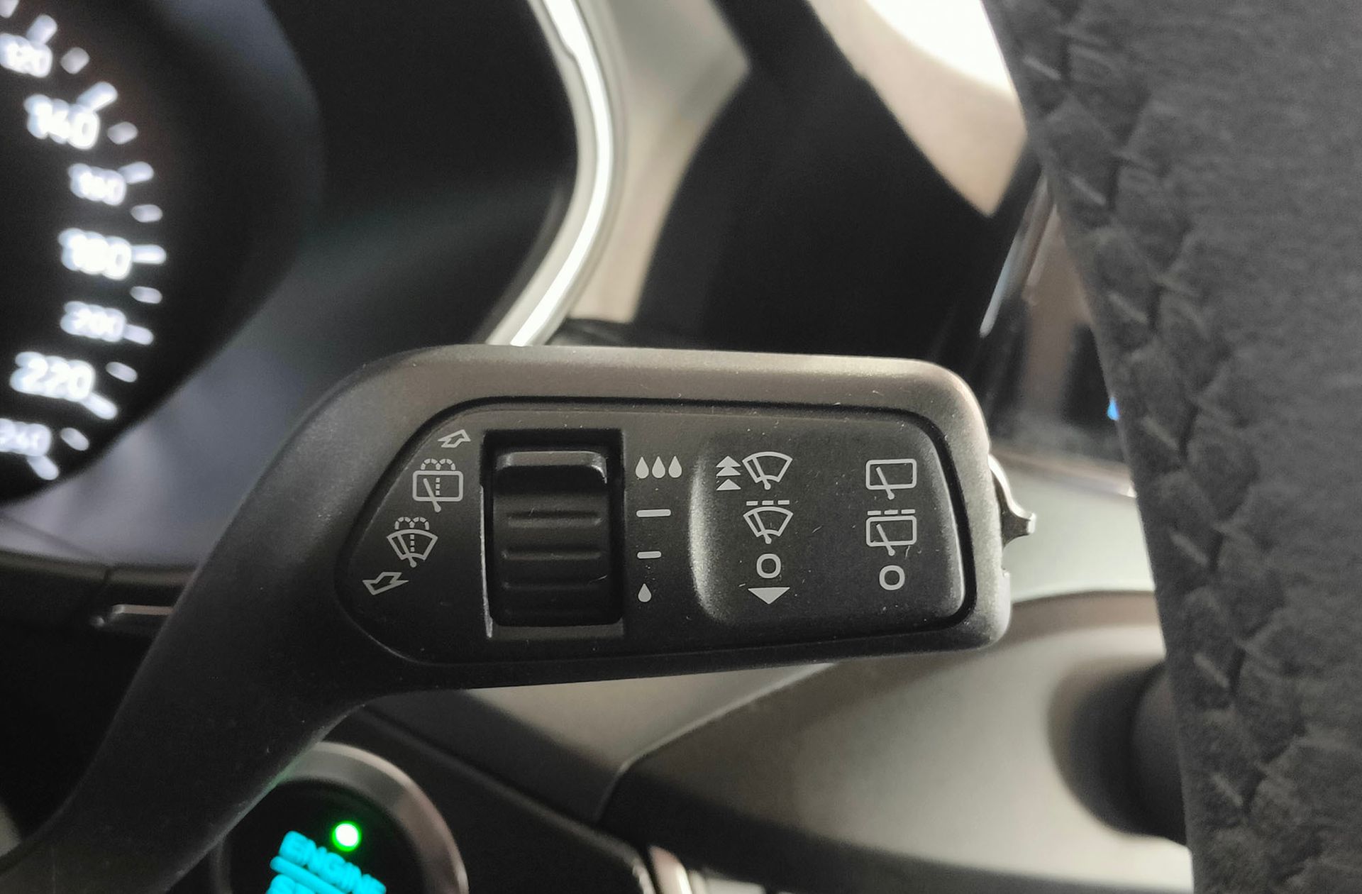 Ford Focus 1.0 EcoBoost Active - foto 31