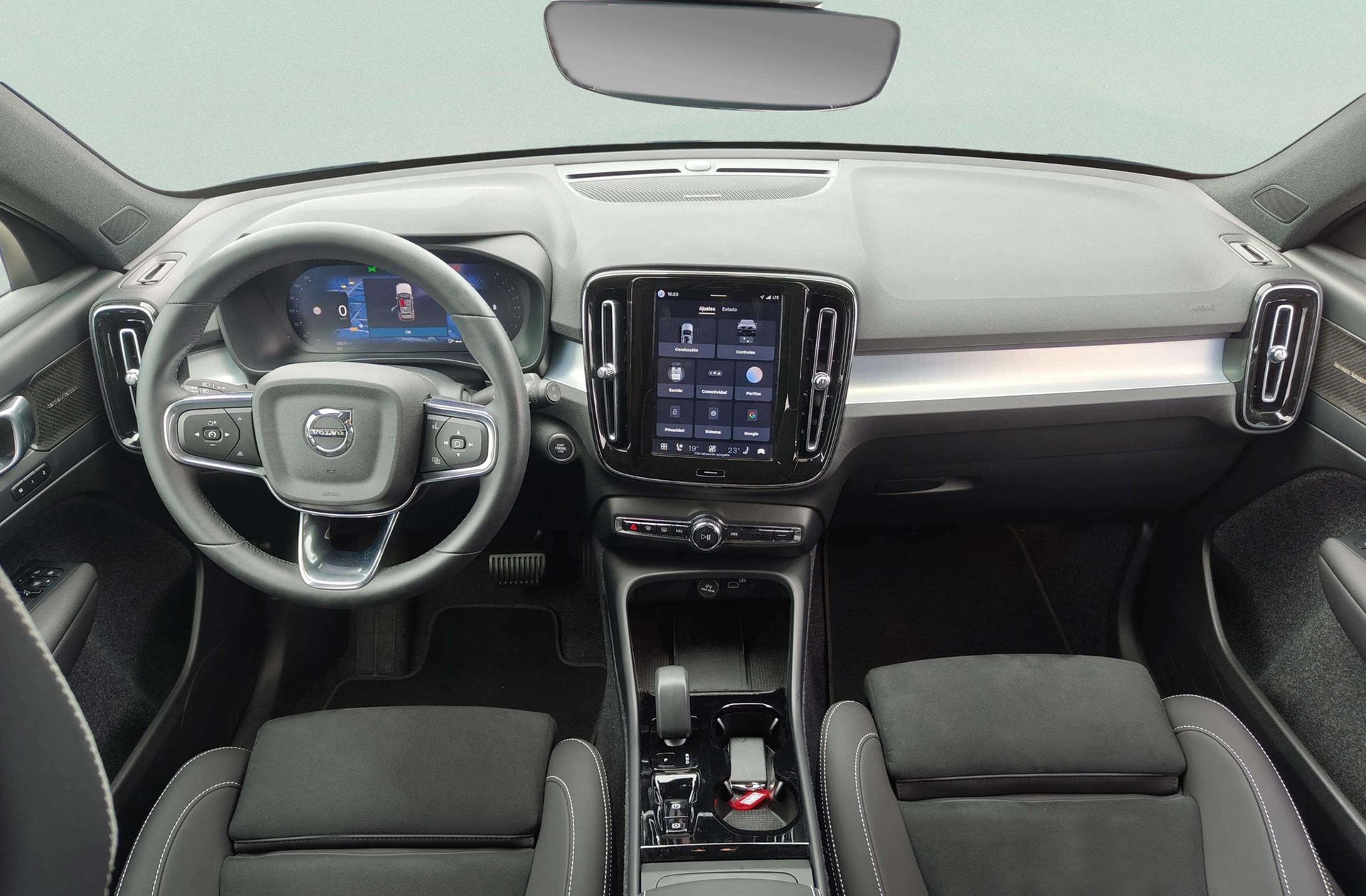 Volvo XC40 B3 Gasolina Mild hybrid Plus Dark - foto 6