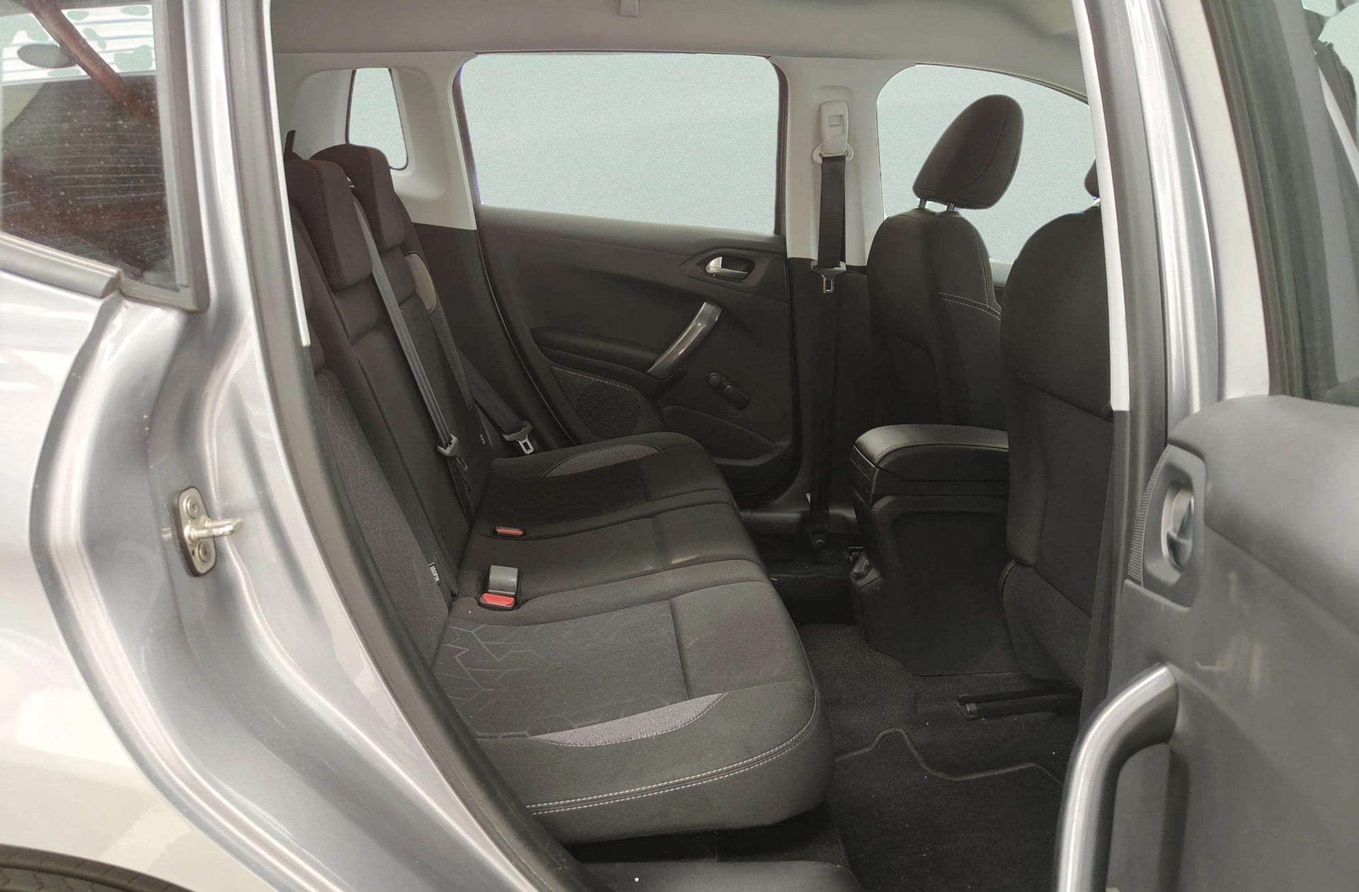 Peugeot 2008 PureTech 110 Style EAT6 - foto 17