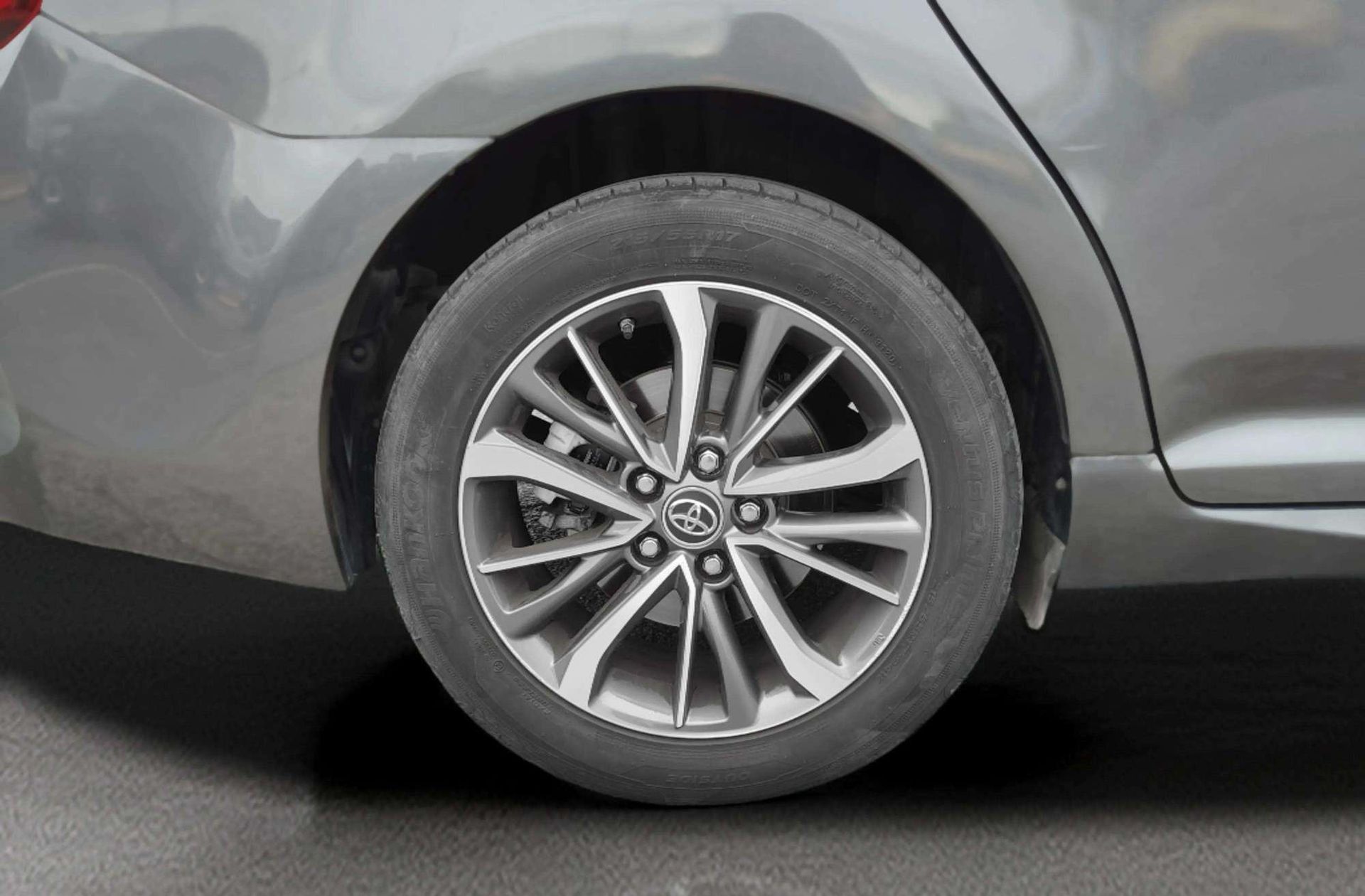Toyota Avensis 1.8 140 Advance - foto 33