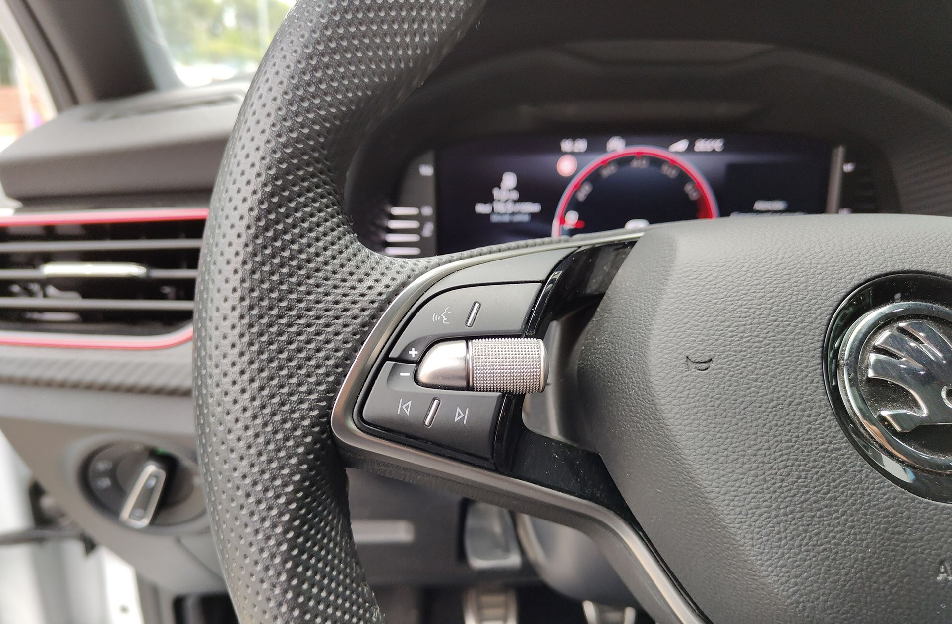 Škoda Scala 1.5 TSI Monte Carlo - foto 27