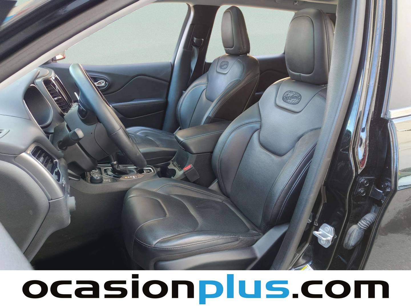 Foto asientos delanteros Jeep Cherokee Jeep Cherokee 2.2 CRD Overland 4WD 9AT (195 CV)