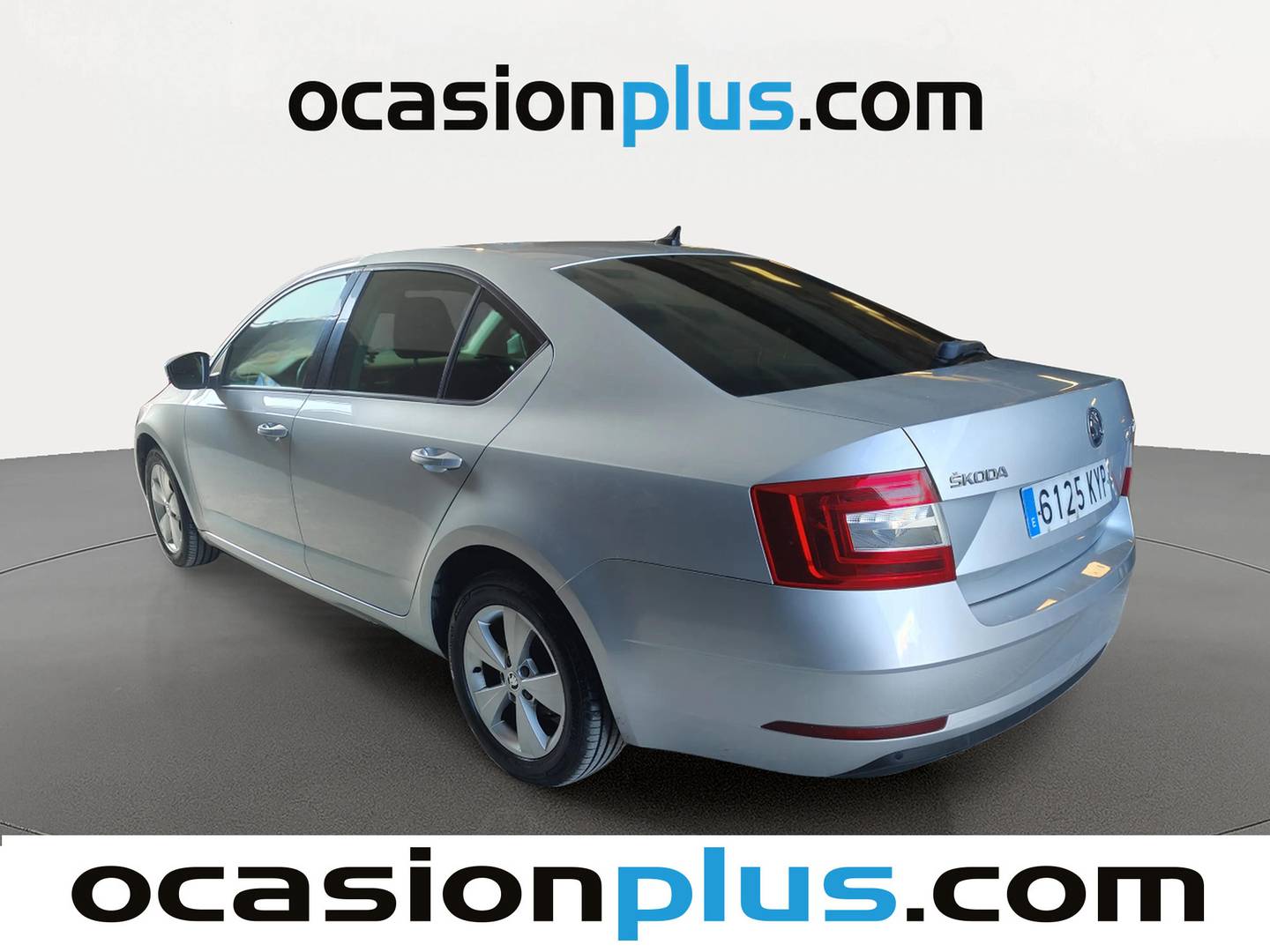 Foto trasera Skoda Octavia Skoda Octavia 1.6 TDI (115CV) Like izquierda