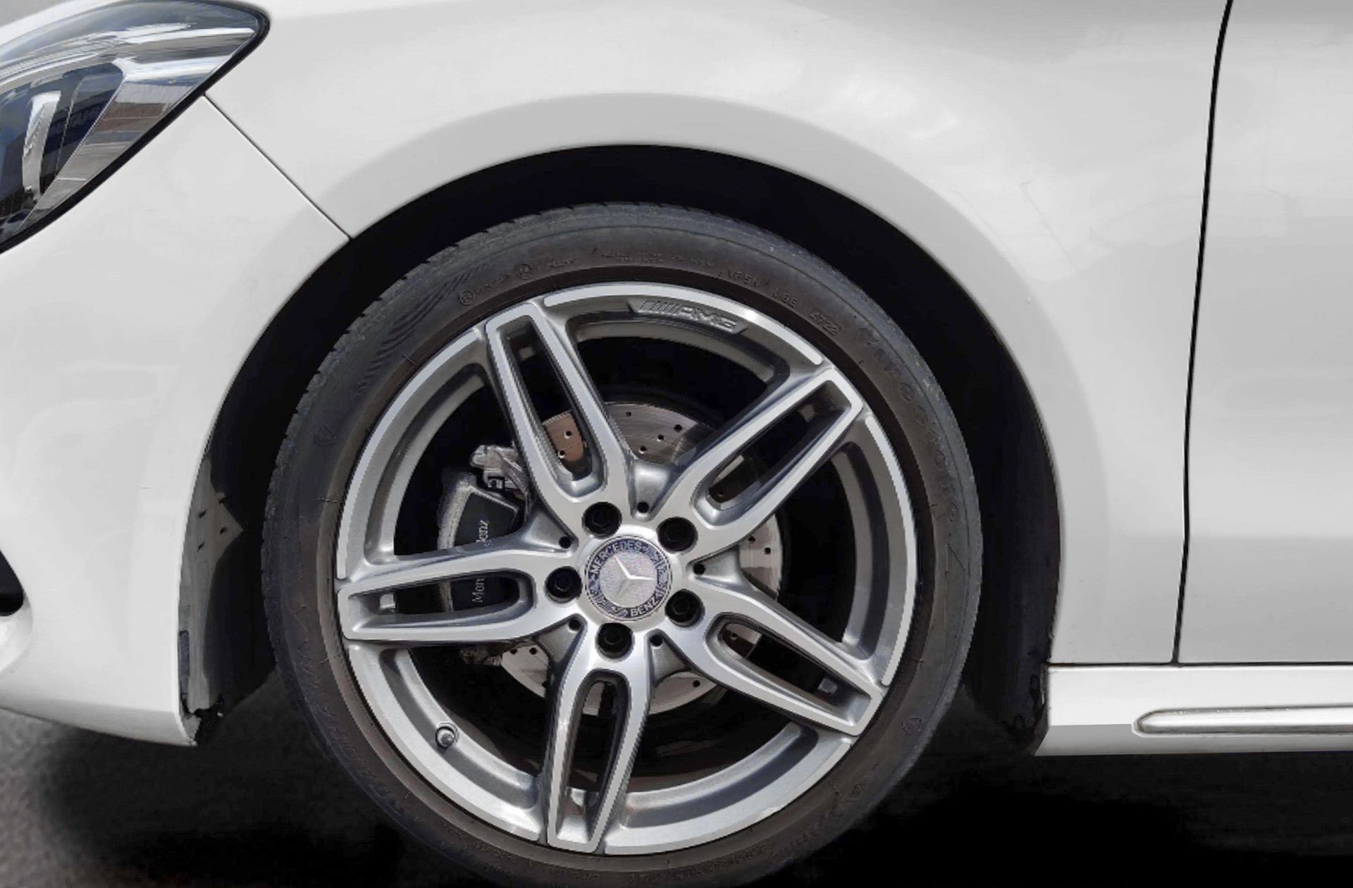 Mercedes-Benz CLA 180 Pack AMG - foto 30