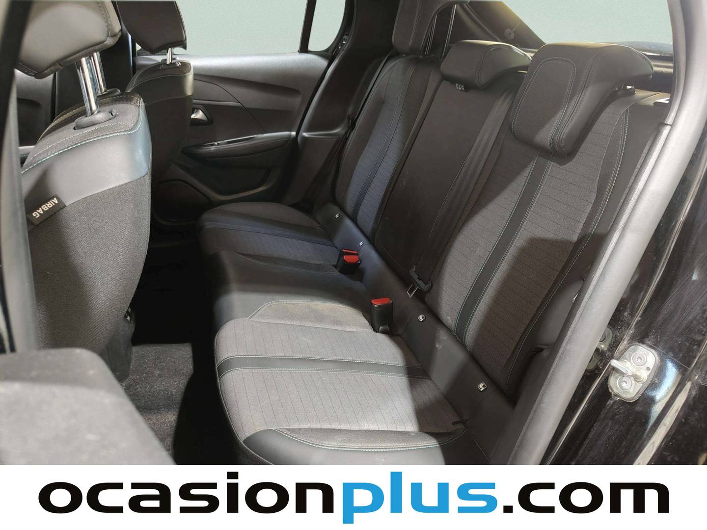 Foto asientos traseros Peugeot 208 Peugeot 208 PureTech 100 Allure Pack EAT8 75 kW (100 CV)