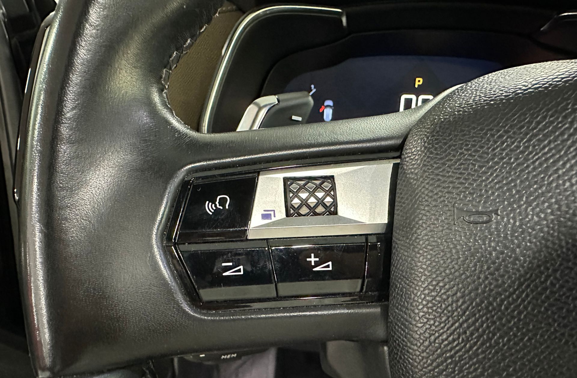 DS 7 Crossback BlueHDi 180 So Chic - foto 35