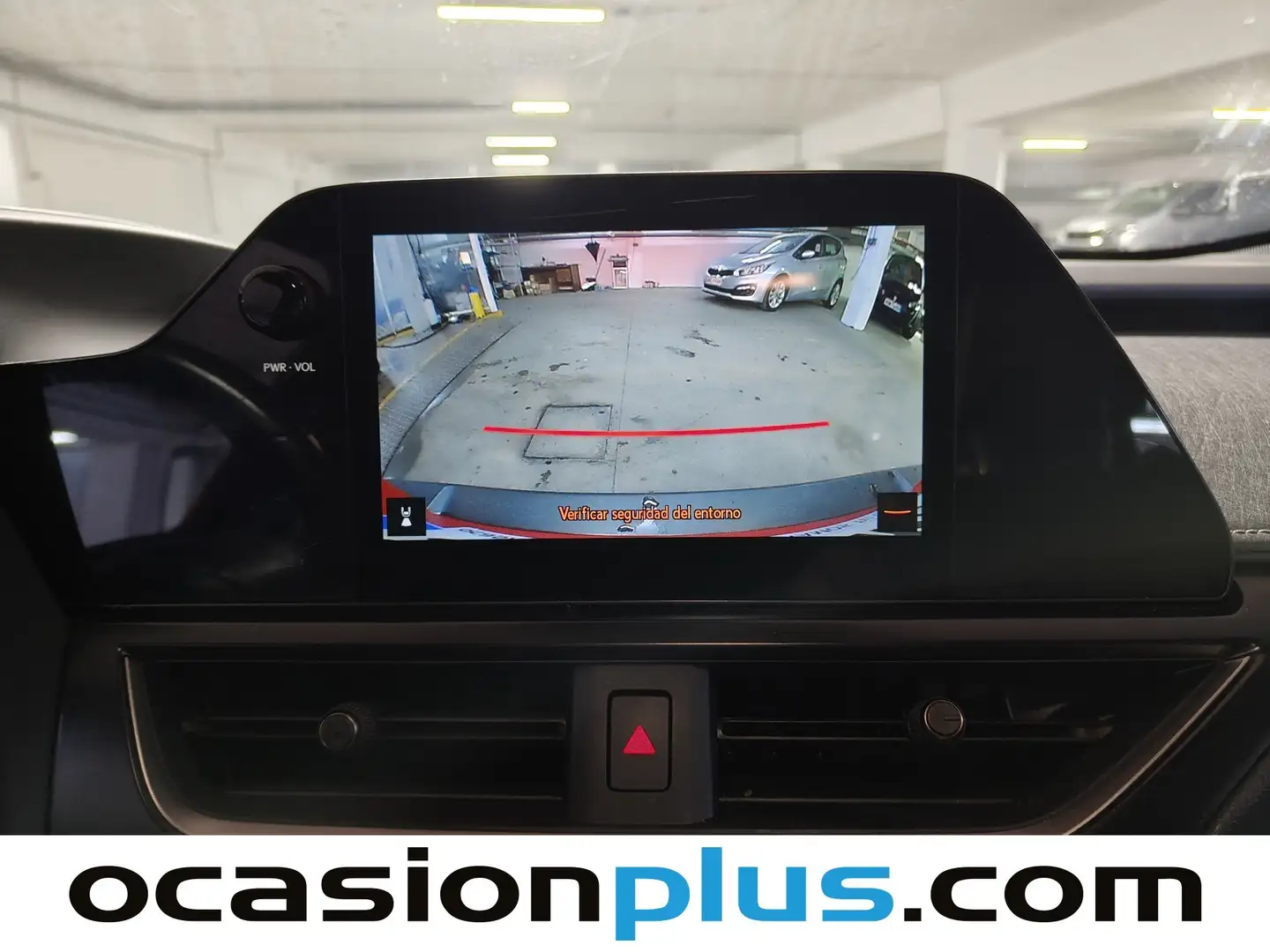 Foto Lexus UX Lexus UX 250h Business 2WD (184 CV)