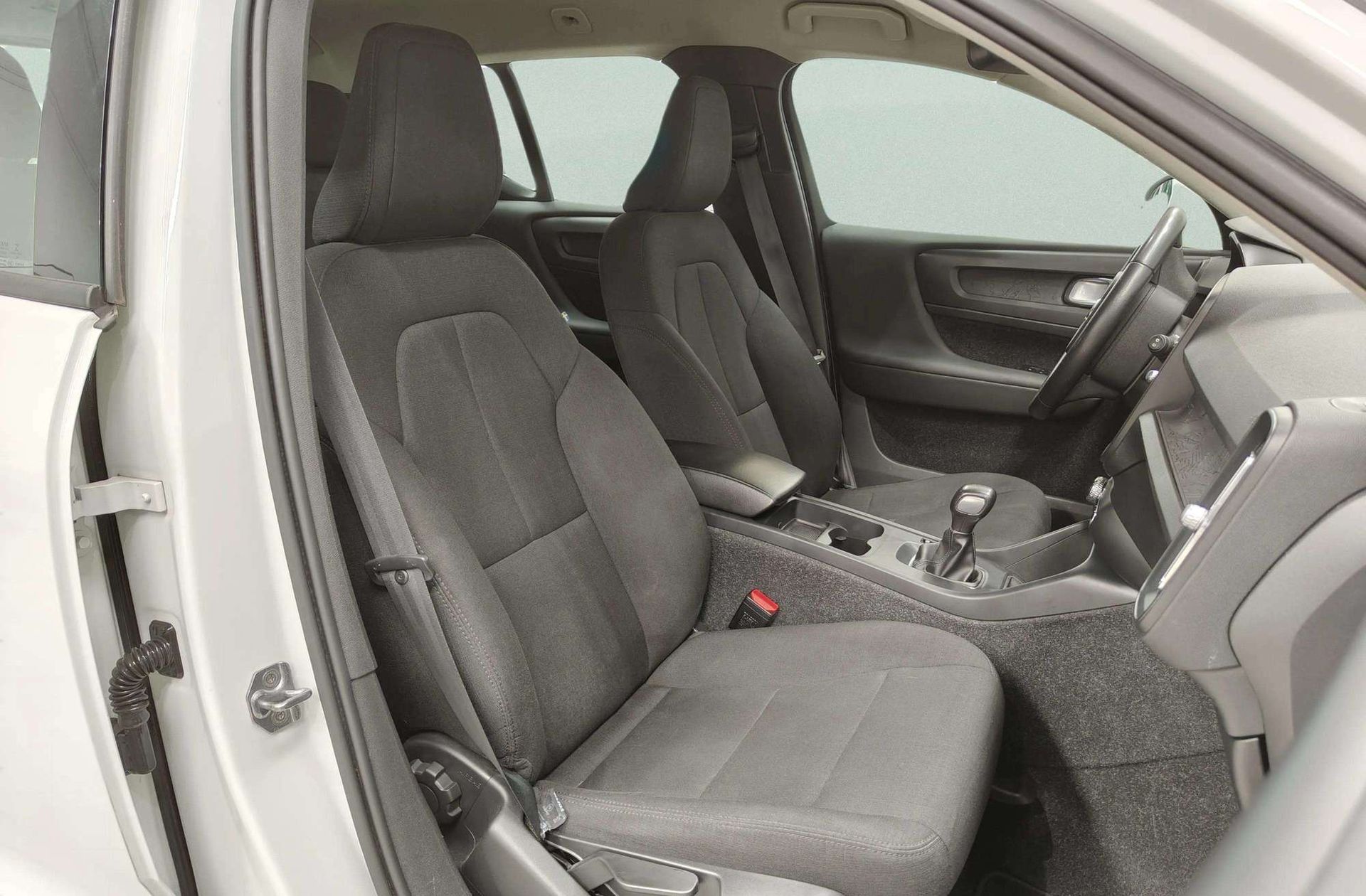 Volvo XC40 T2 Momentum Core - foto 21
