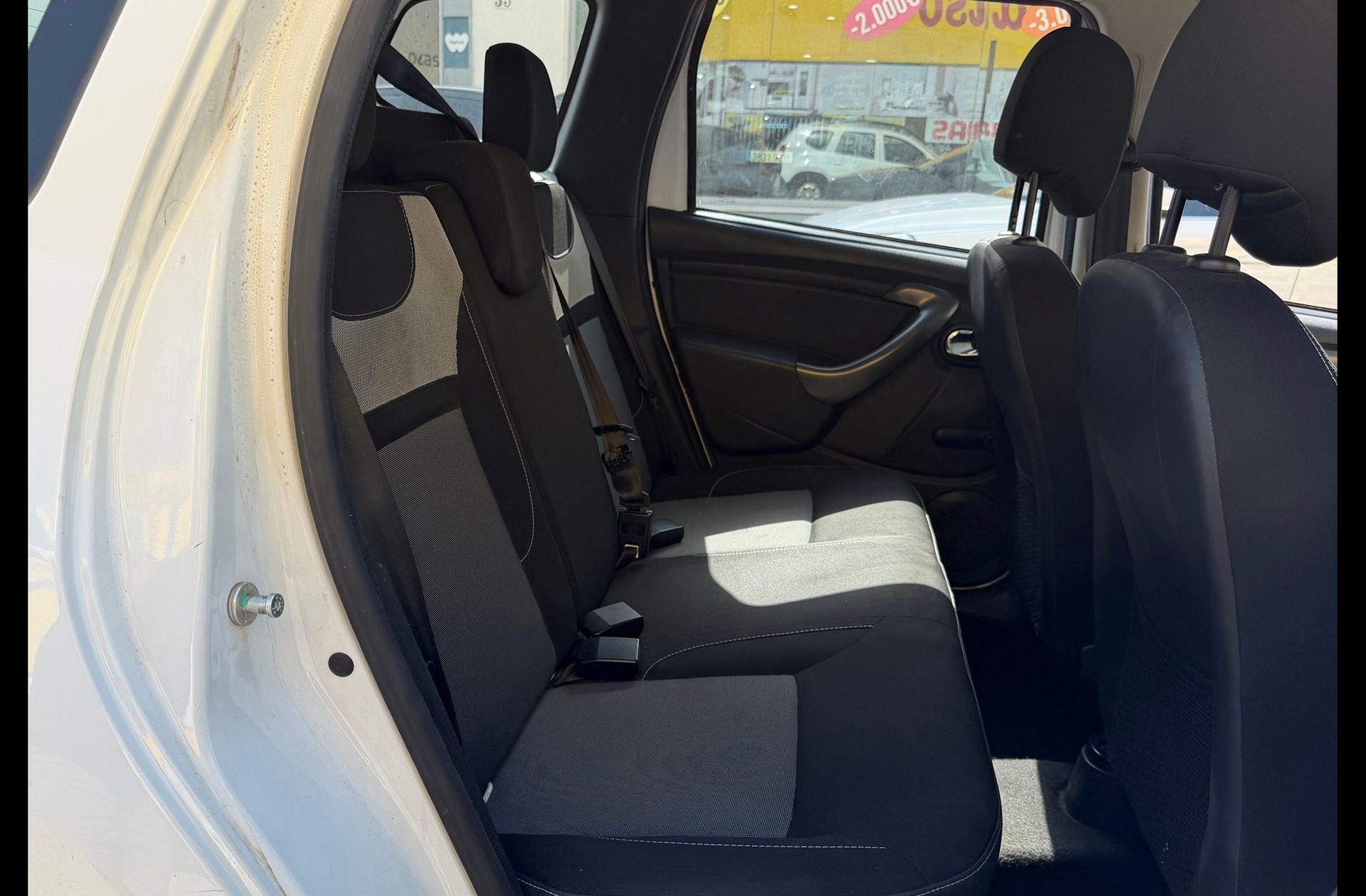 Dacia Duster Laureate dCi - foto 13