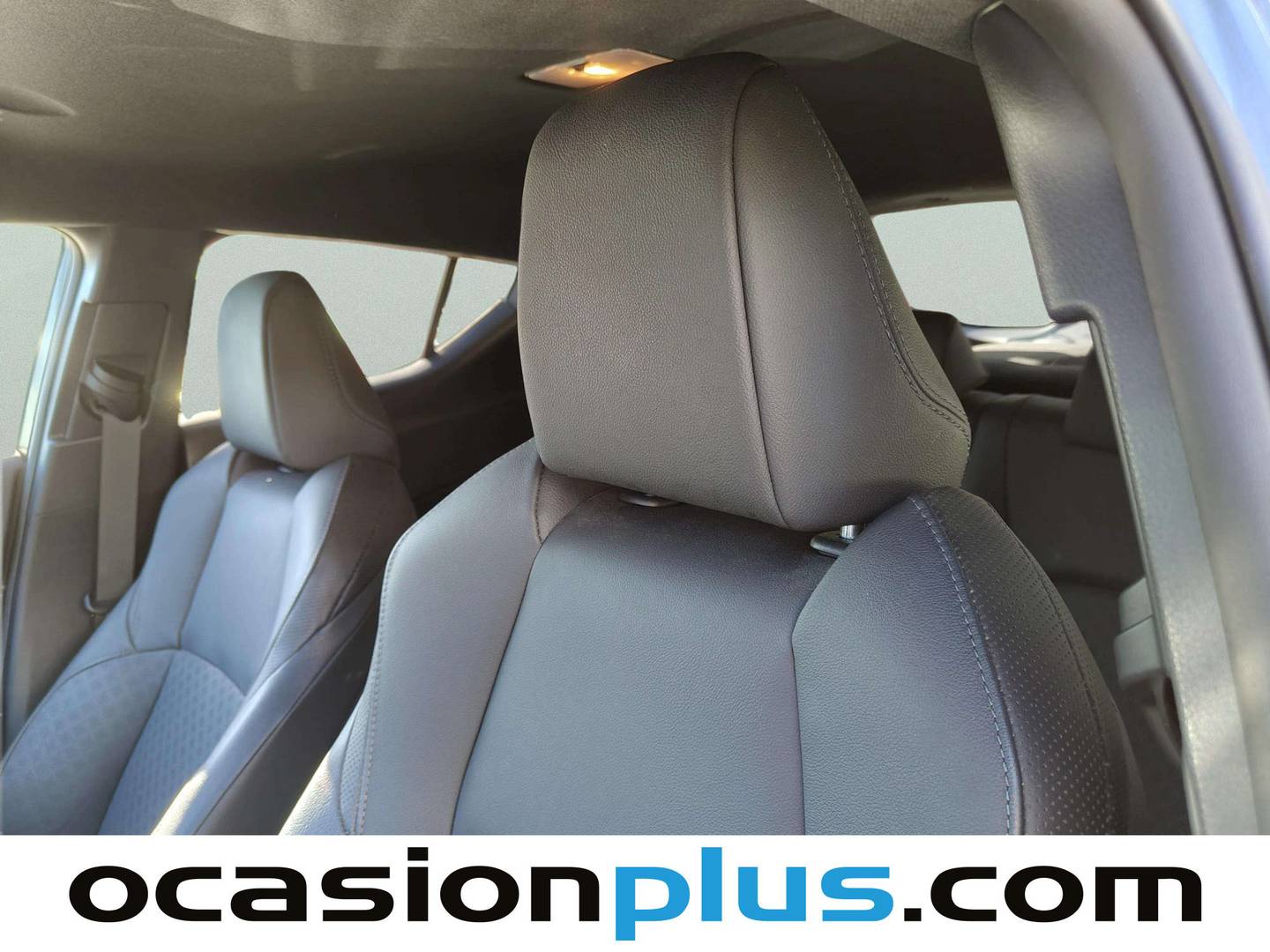 Extras y acabados del Toyota C-HR Toyota C-HR 180H Advance Luxury (184 CV)