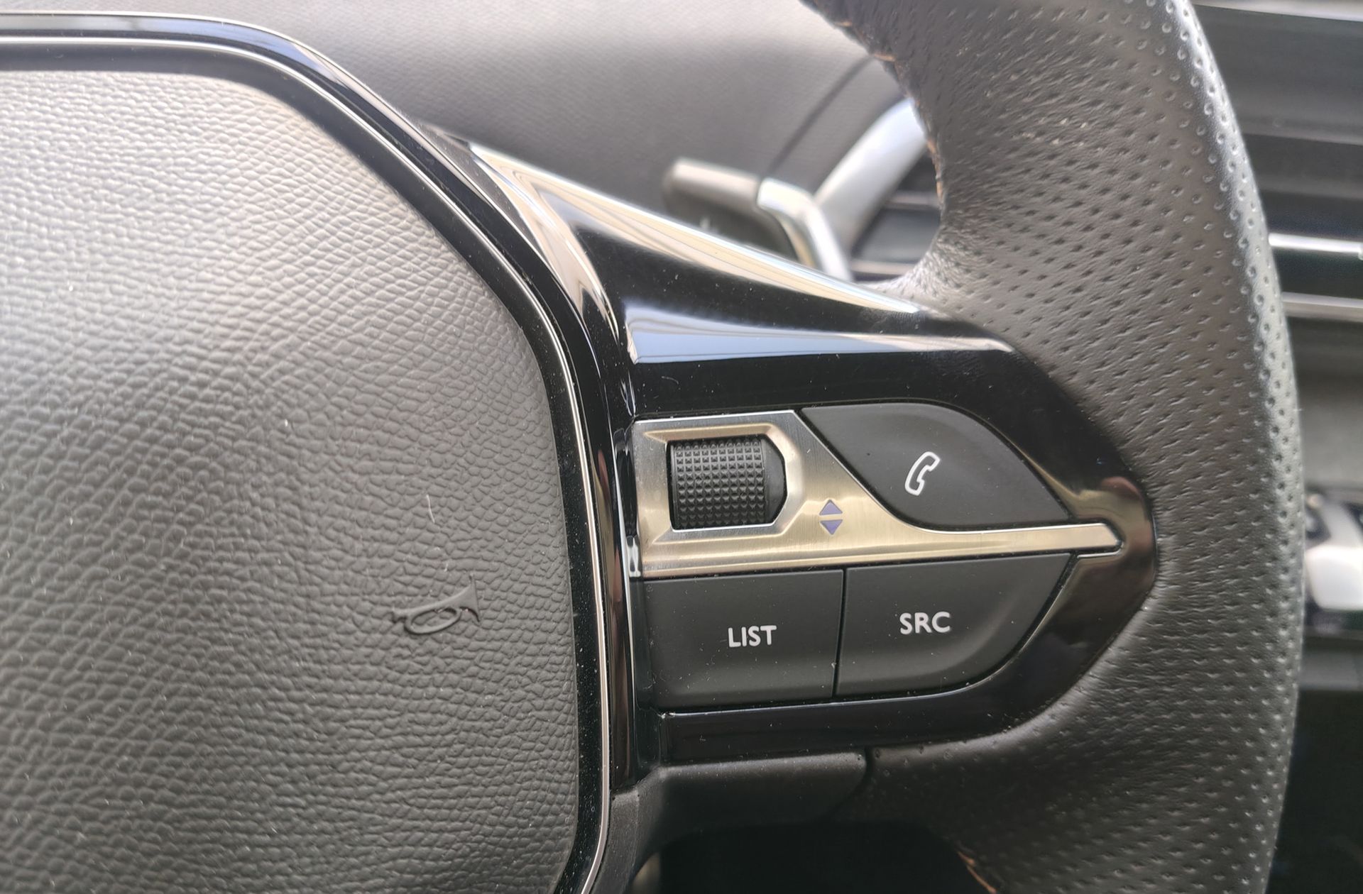 Peugeot 5008 1.2 GT eDCS6 7 plazas - foto 30