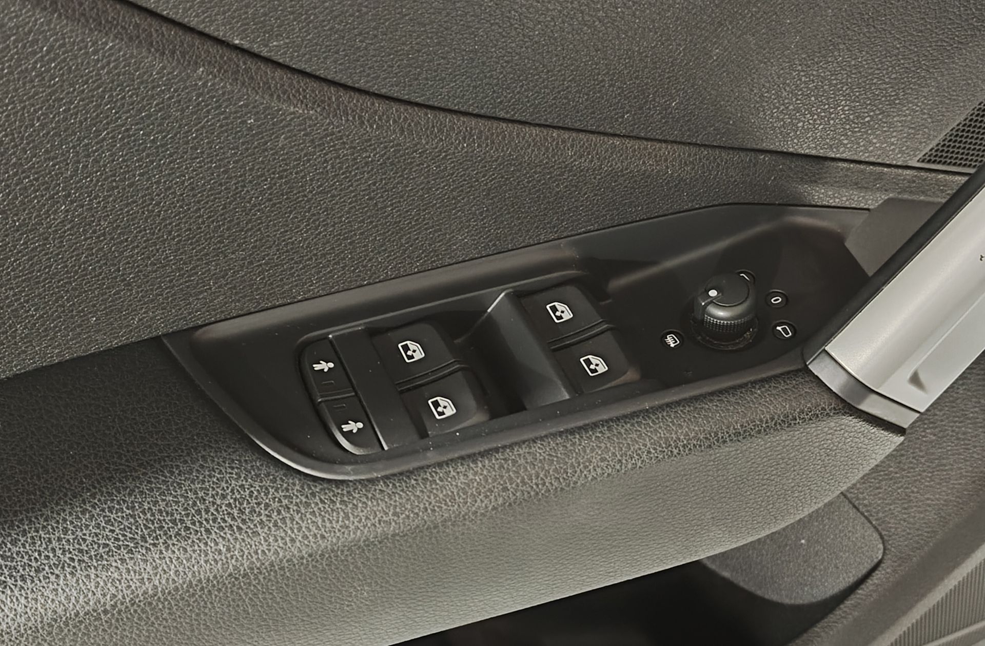 Audi Q2 Advanced 30 TDI - foto 34