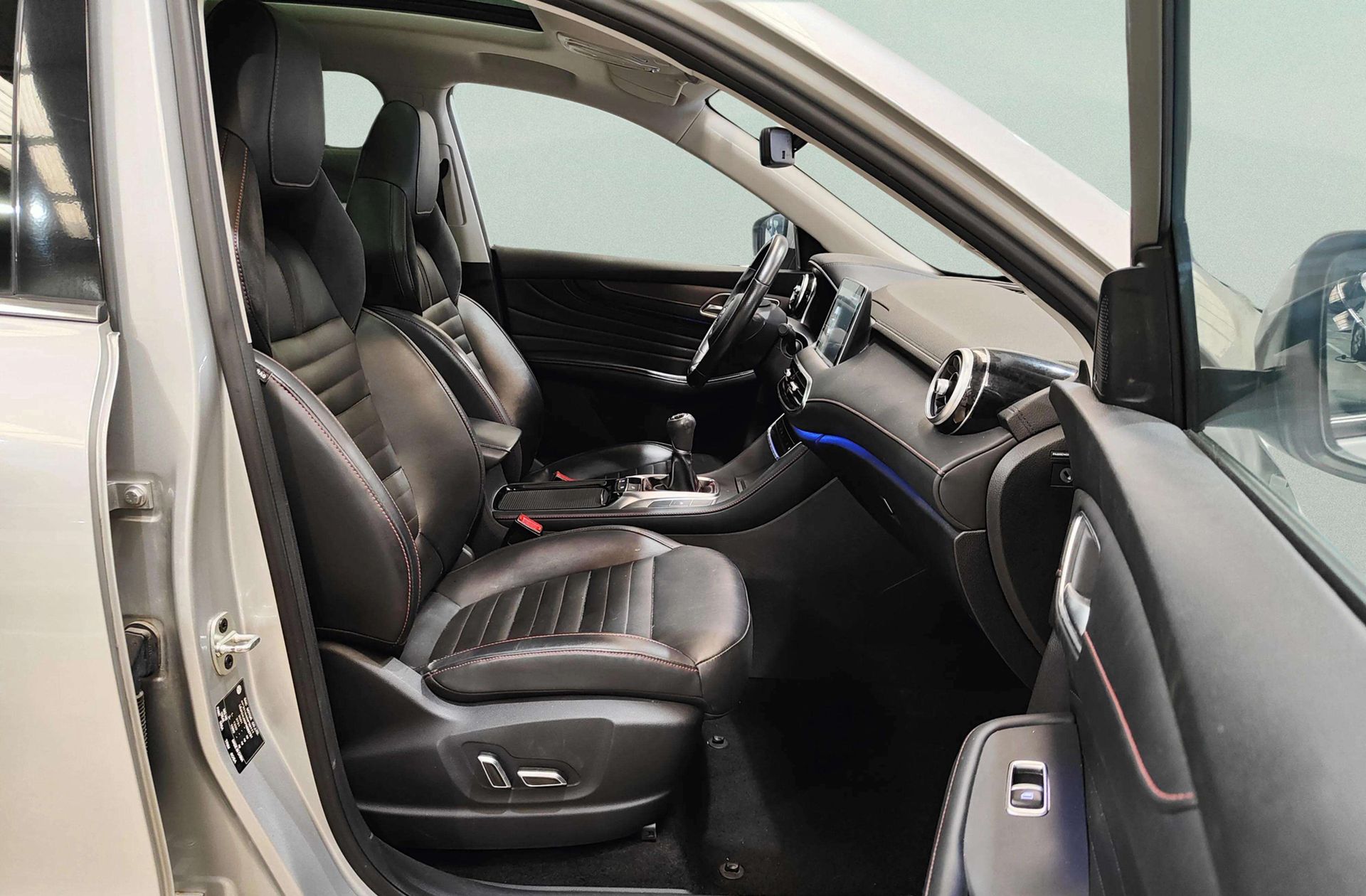 MG HS 1.5 Turbo GDI Luxury - foto 21