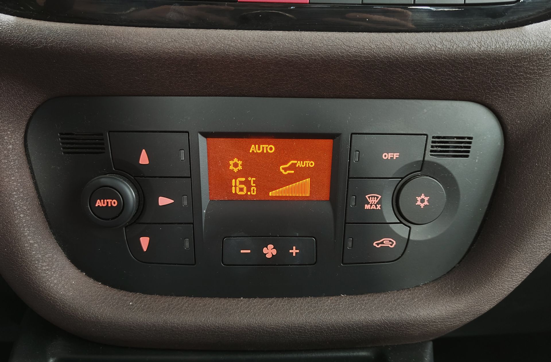 Fiat Doblò 1.6 MultiJet N1 Trekking - foto 28