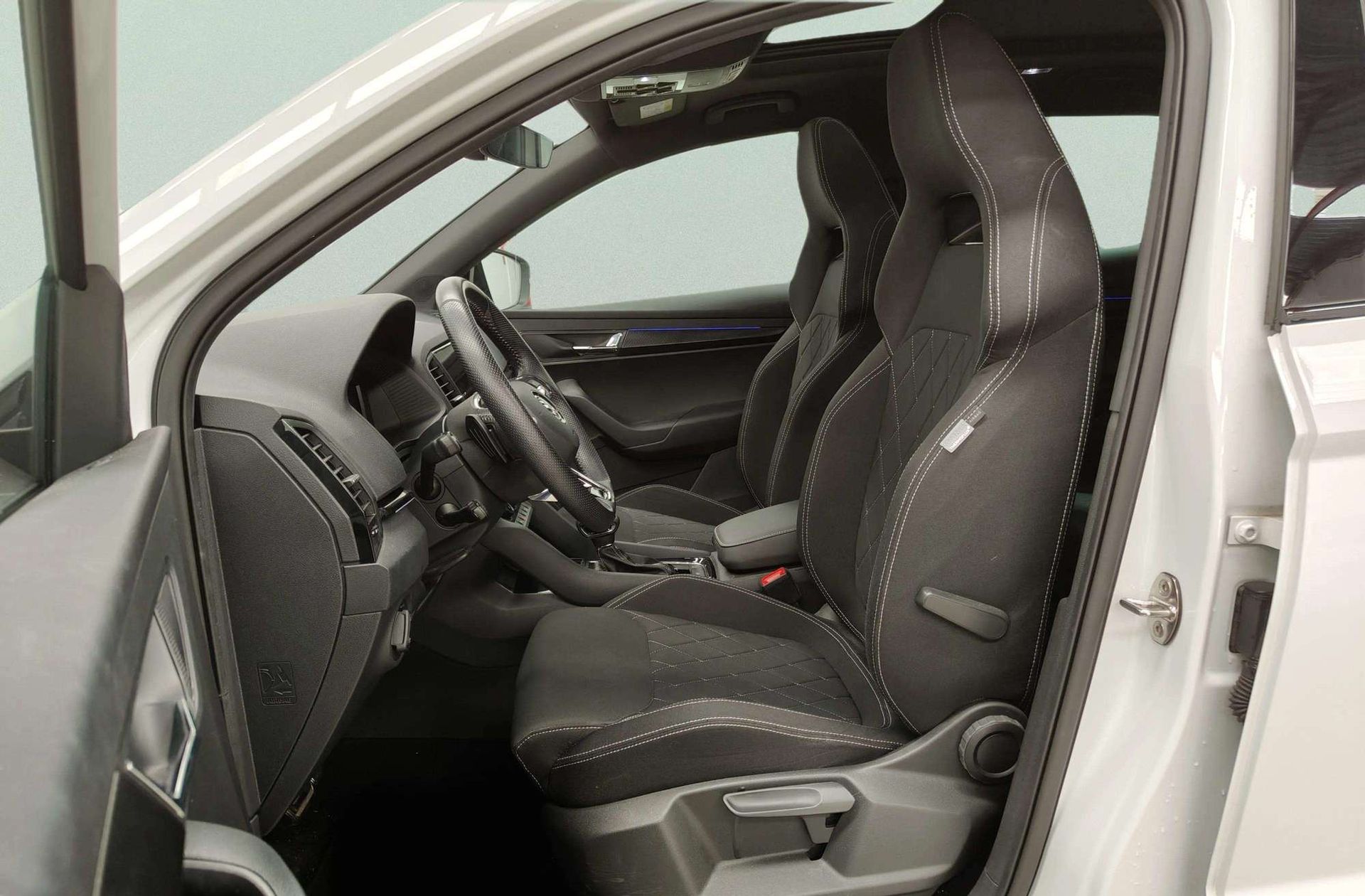 Škoda Karoq 1.5 TSI ACT Sportline DSG - foto 13