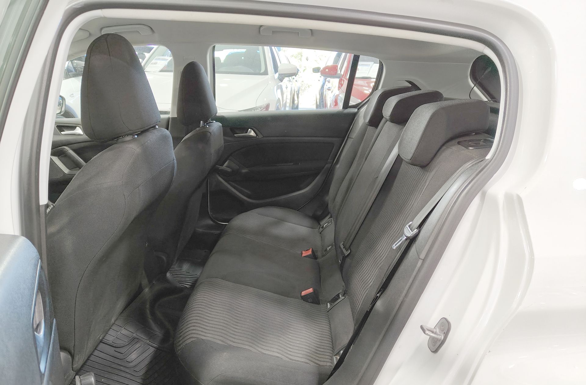 Peugeot 308 1.6 HDi FAP Access - foto 9