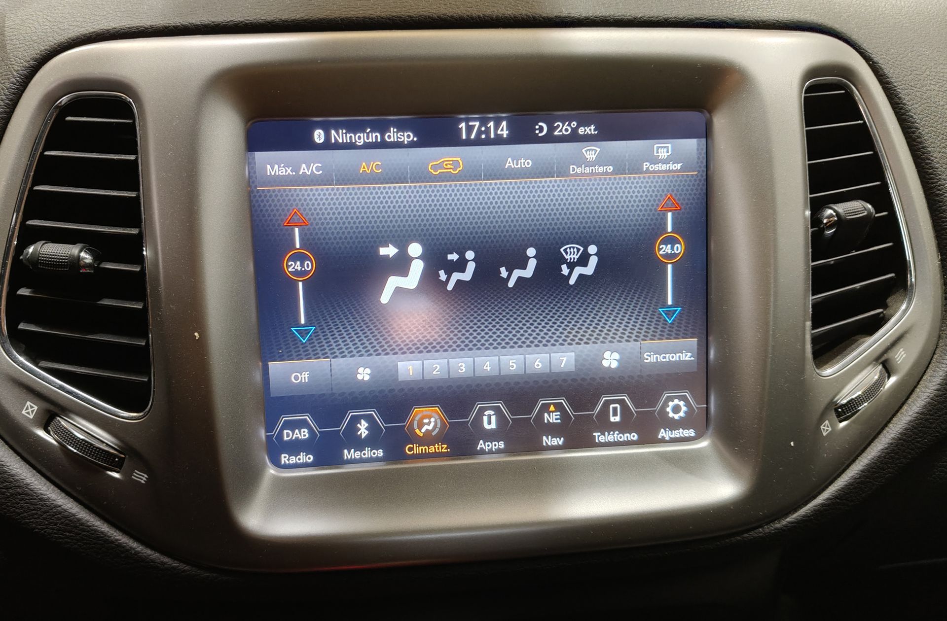 Jeep Compass 2.0 MultiJet Longitude 4x4 AD - foto 29