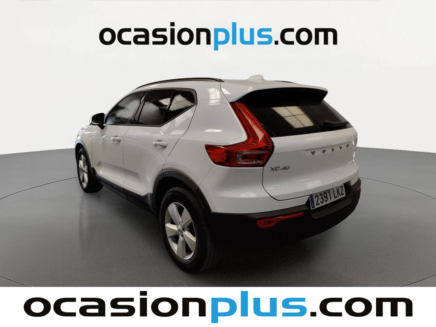 Foto trasera Volvo XC40 Volvo XC40 T2 Momentum Core (129 CV) izquierda