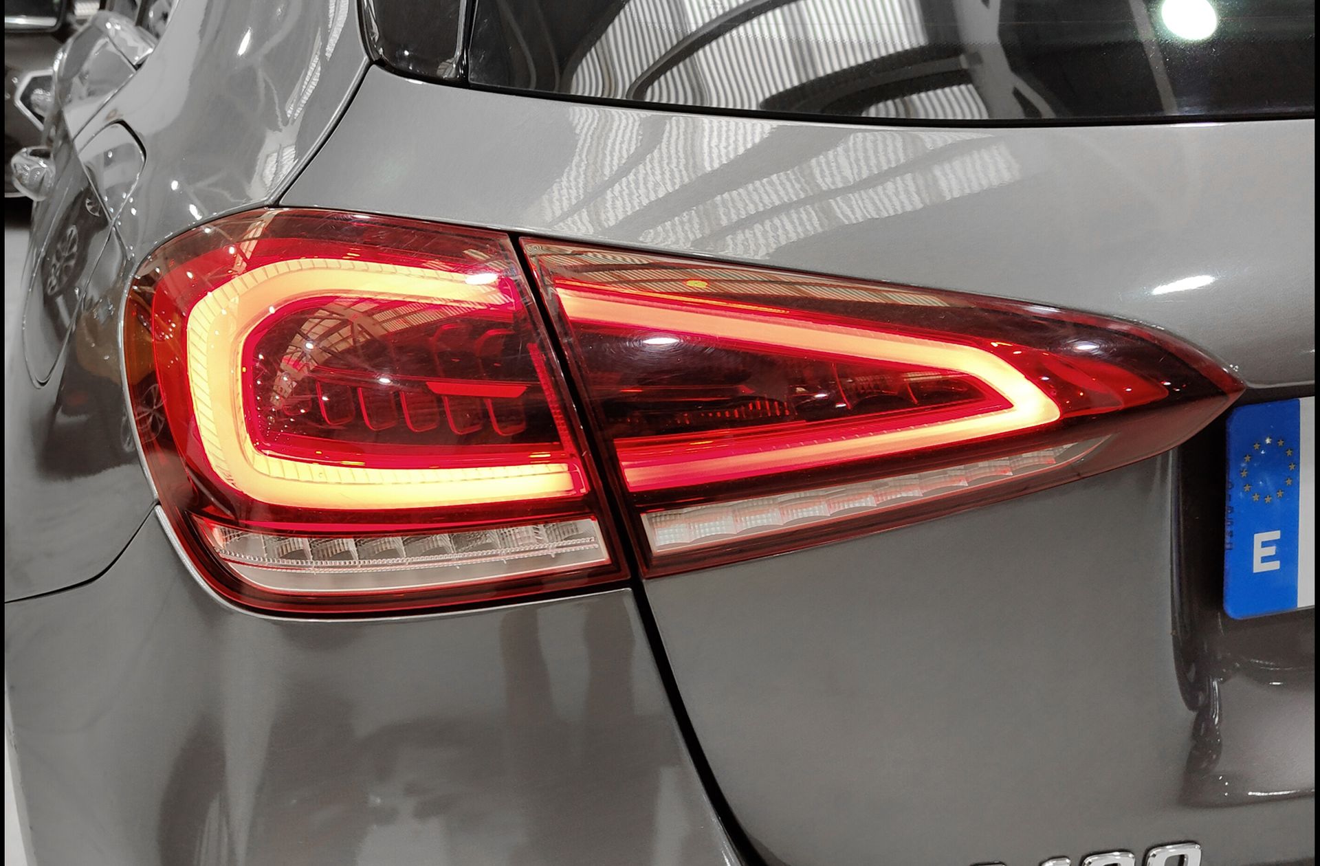 Mercedes-Benz Clase A 180 Paquete AMG - foto 18