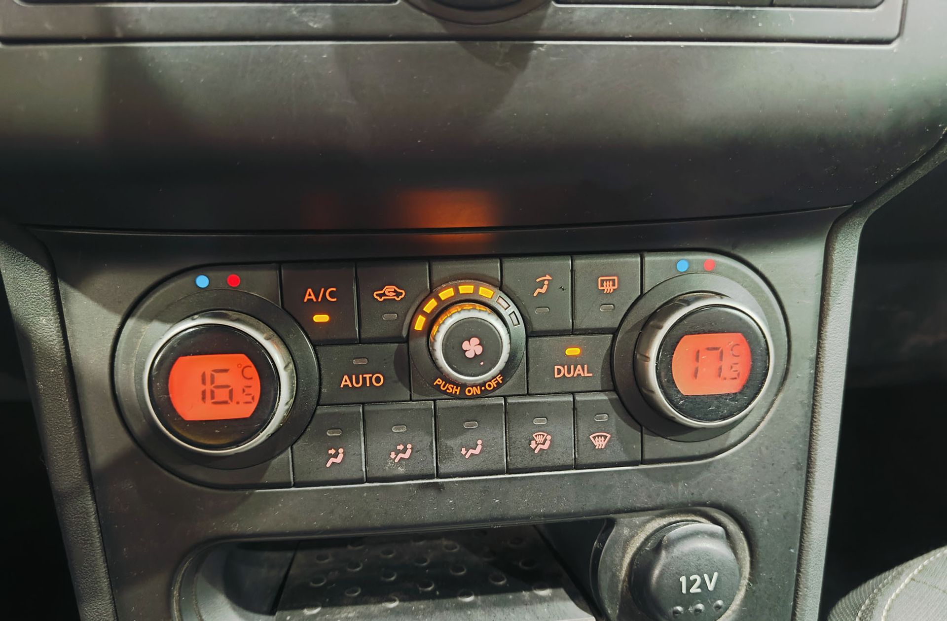 Nissan Qashqai dCi 105 Acenta 4x2 - foto 22