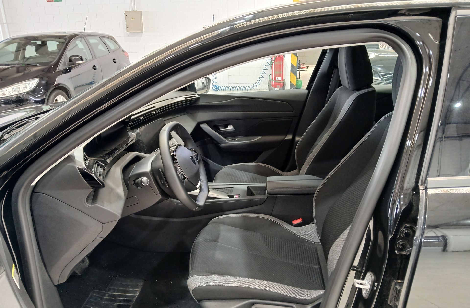 Peugeot 308 PureTech 130 Active EAT8 - foto 10