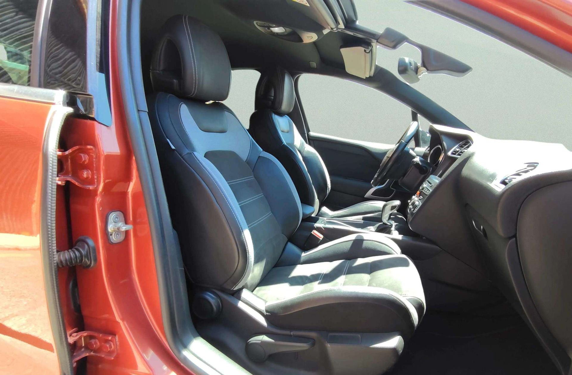 DS 4 Crossback 1.6 BlueHDi EAT6 Style - foto 21